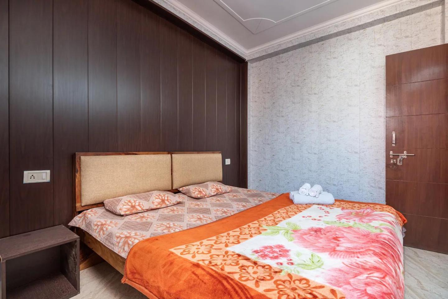 Apartment 103 Cozy Flats 2 Bhk Flat,near Airport Delhi *