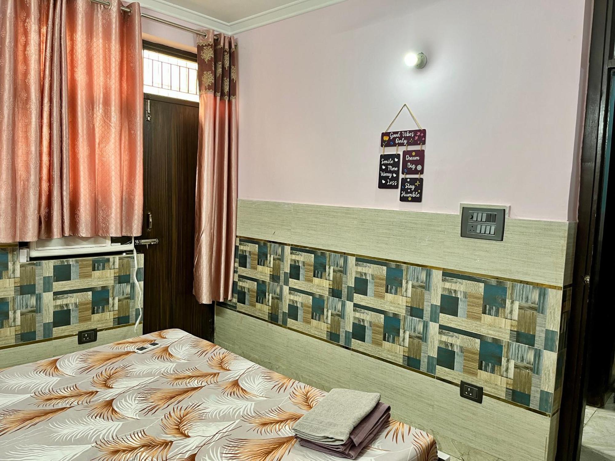 103 Cozy Flats 2 Bhk Flat,near Airport Delhi Apartment *