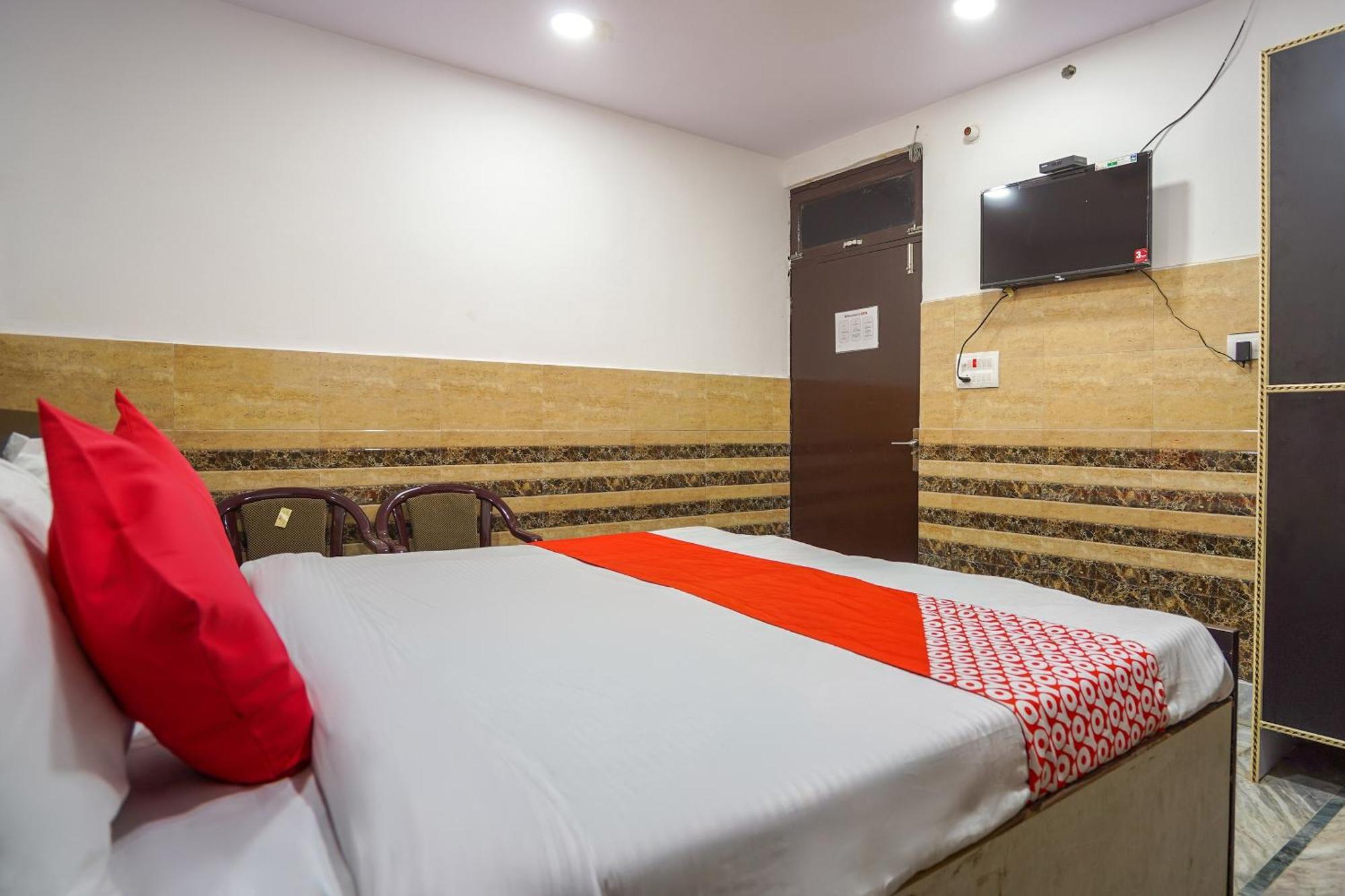 O O Crystal Hotel Delhi (National Capital Territory of India)