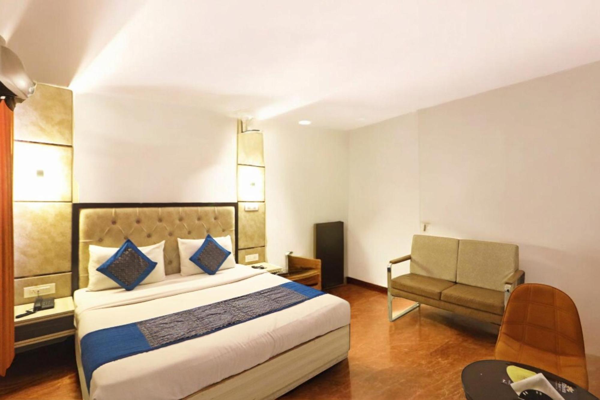 The Almora Residency - Complimentary Airport Trasnfer Hotel