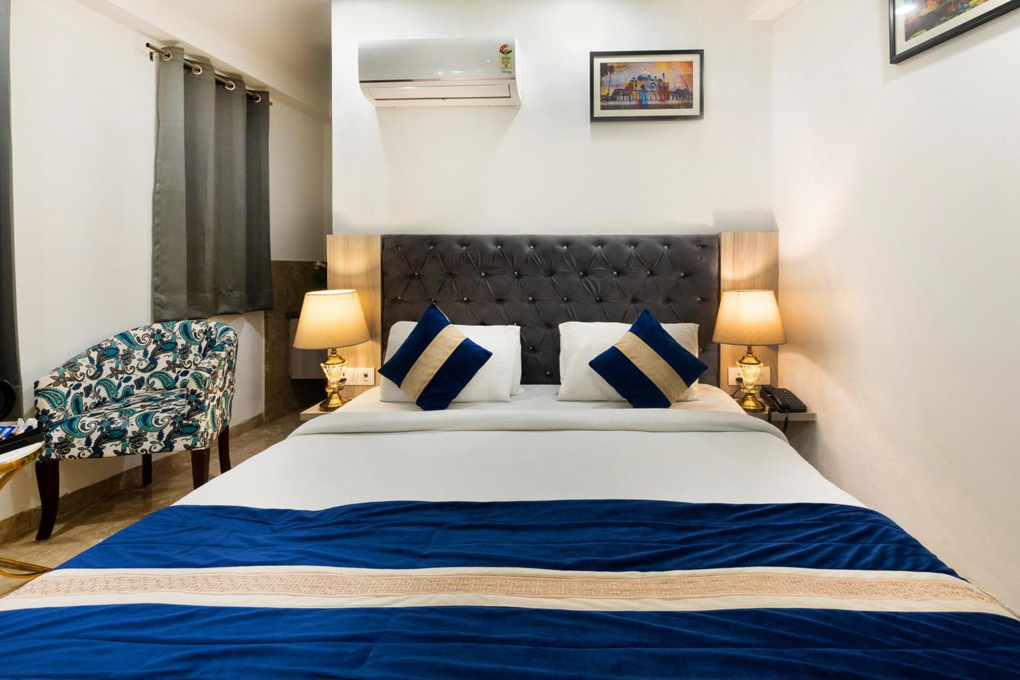 Hotel Opo The Black Eye New Delhi