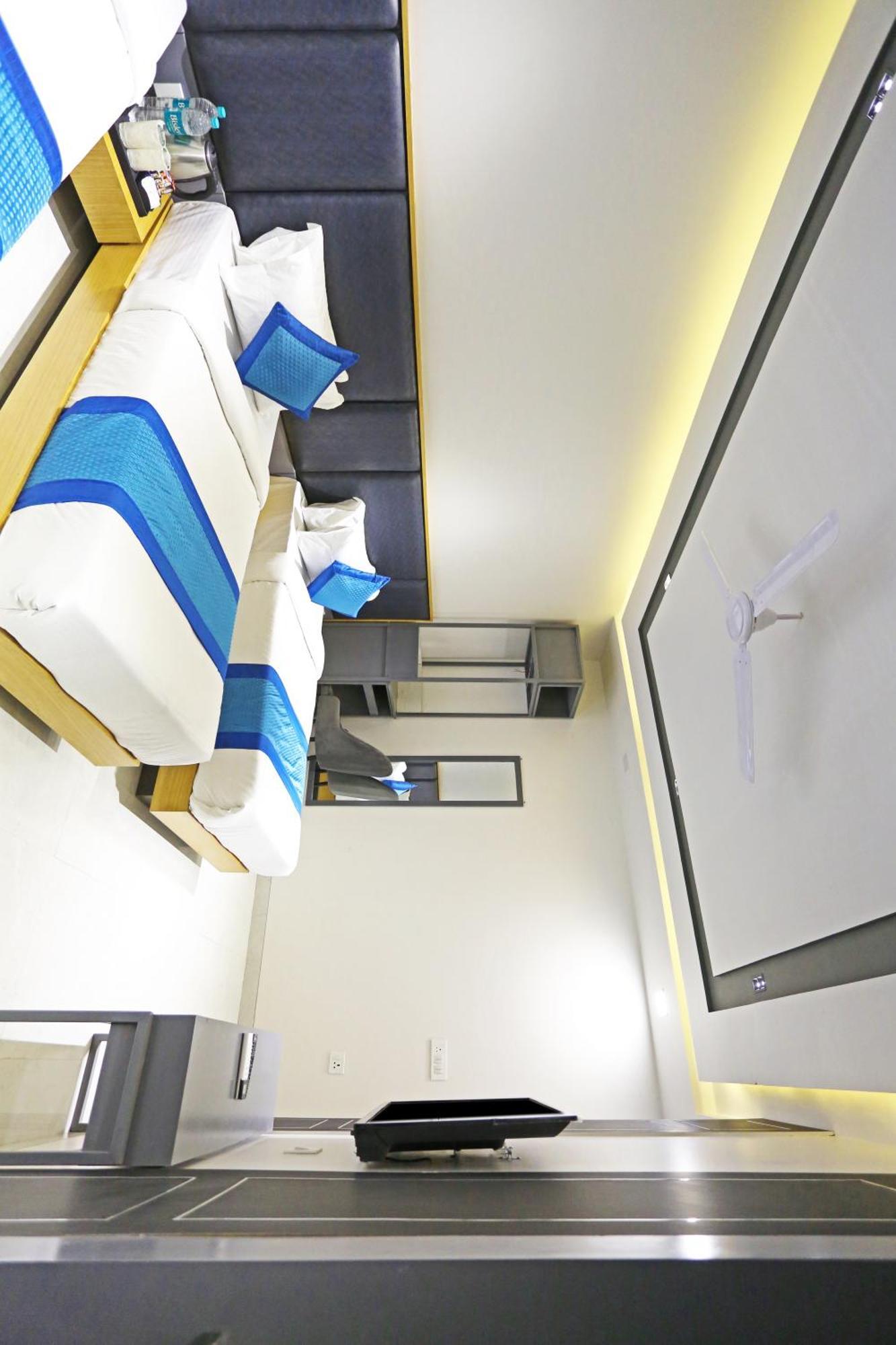 Applewood Residency - Offering Free Airport Drop Hotel Nova Deli