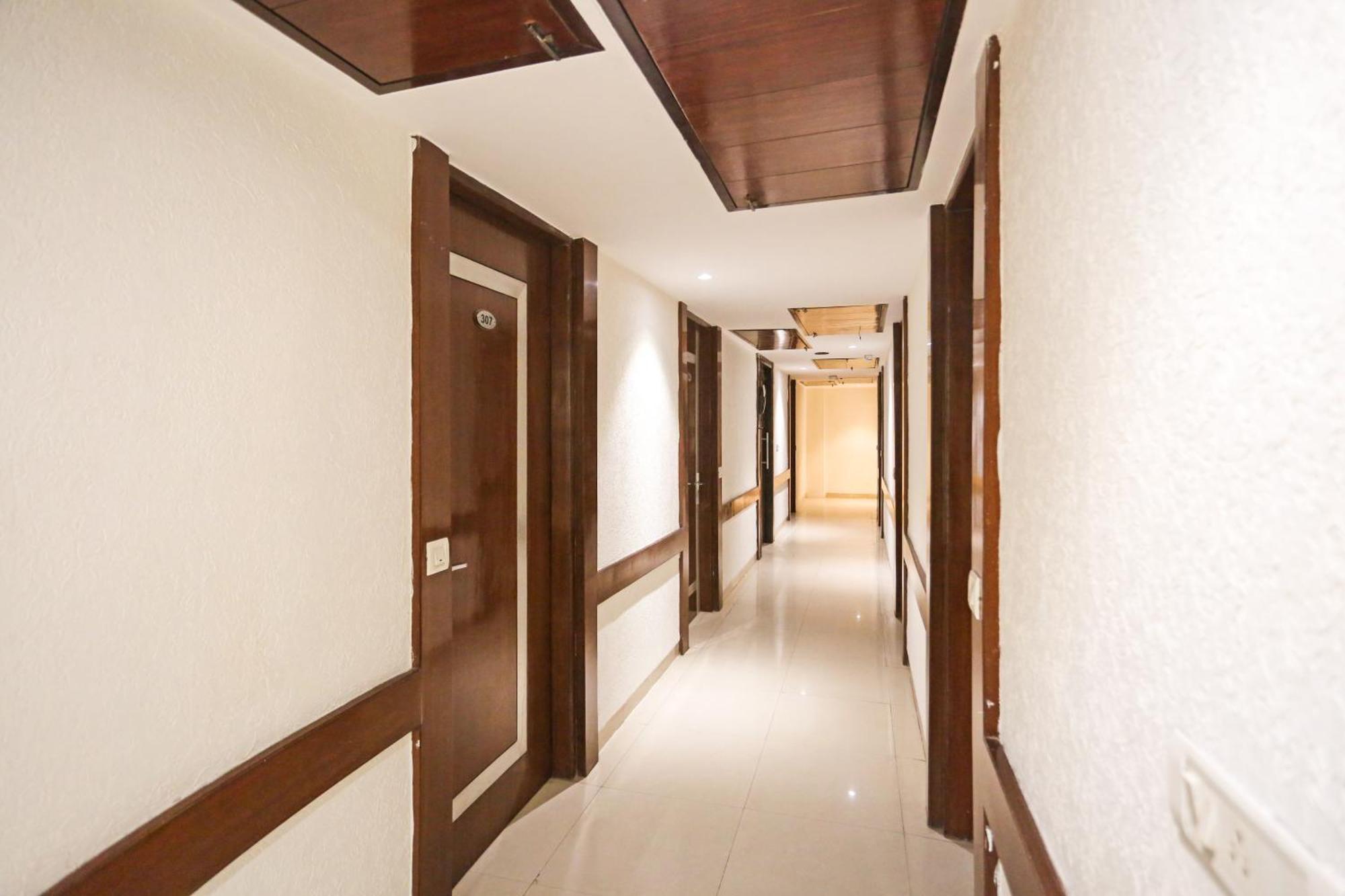 Luxury Near Igi Airport