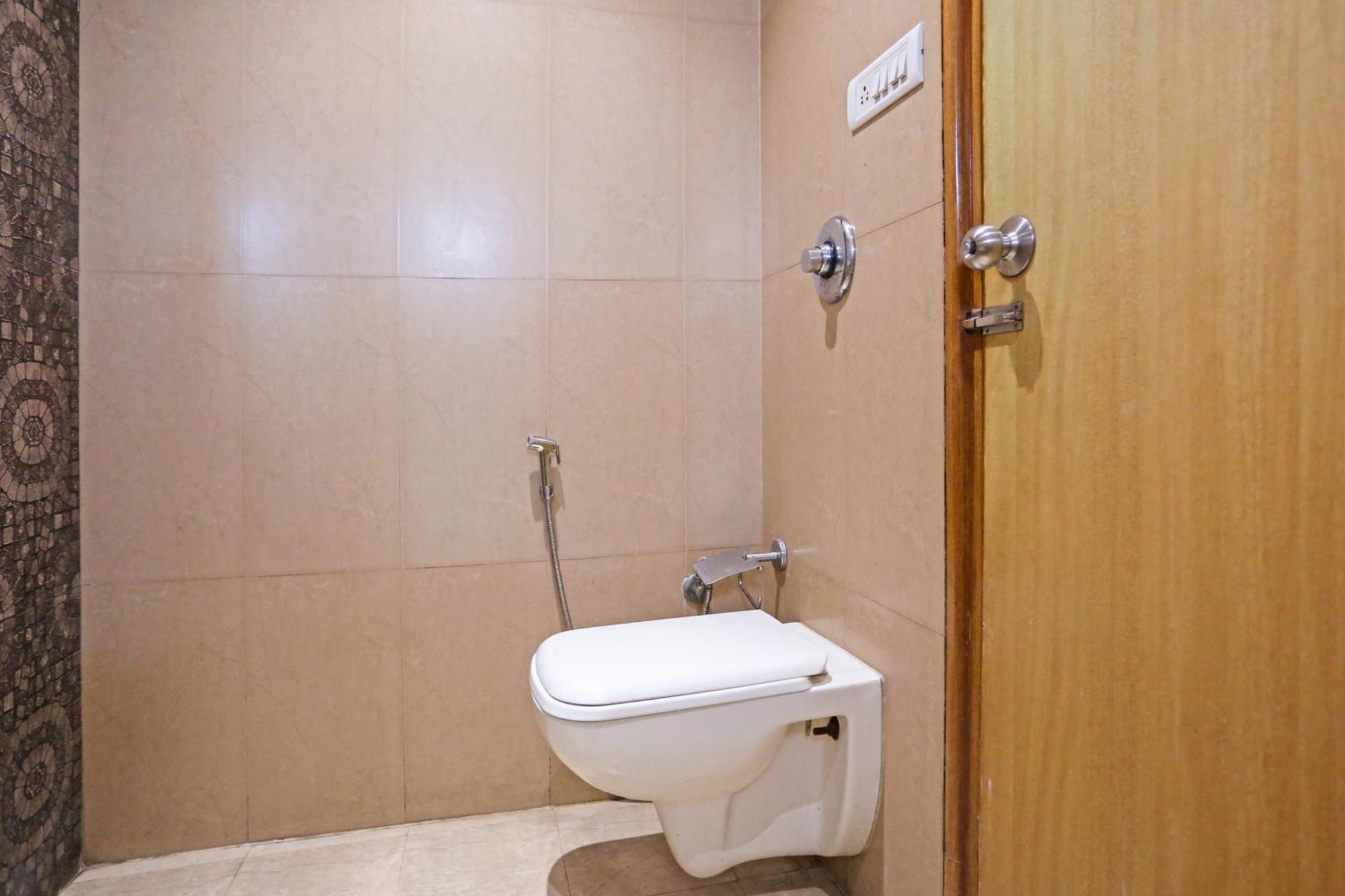 Hotel Luxury Near Igi Airport
