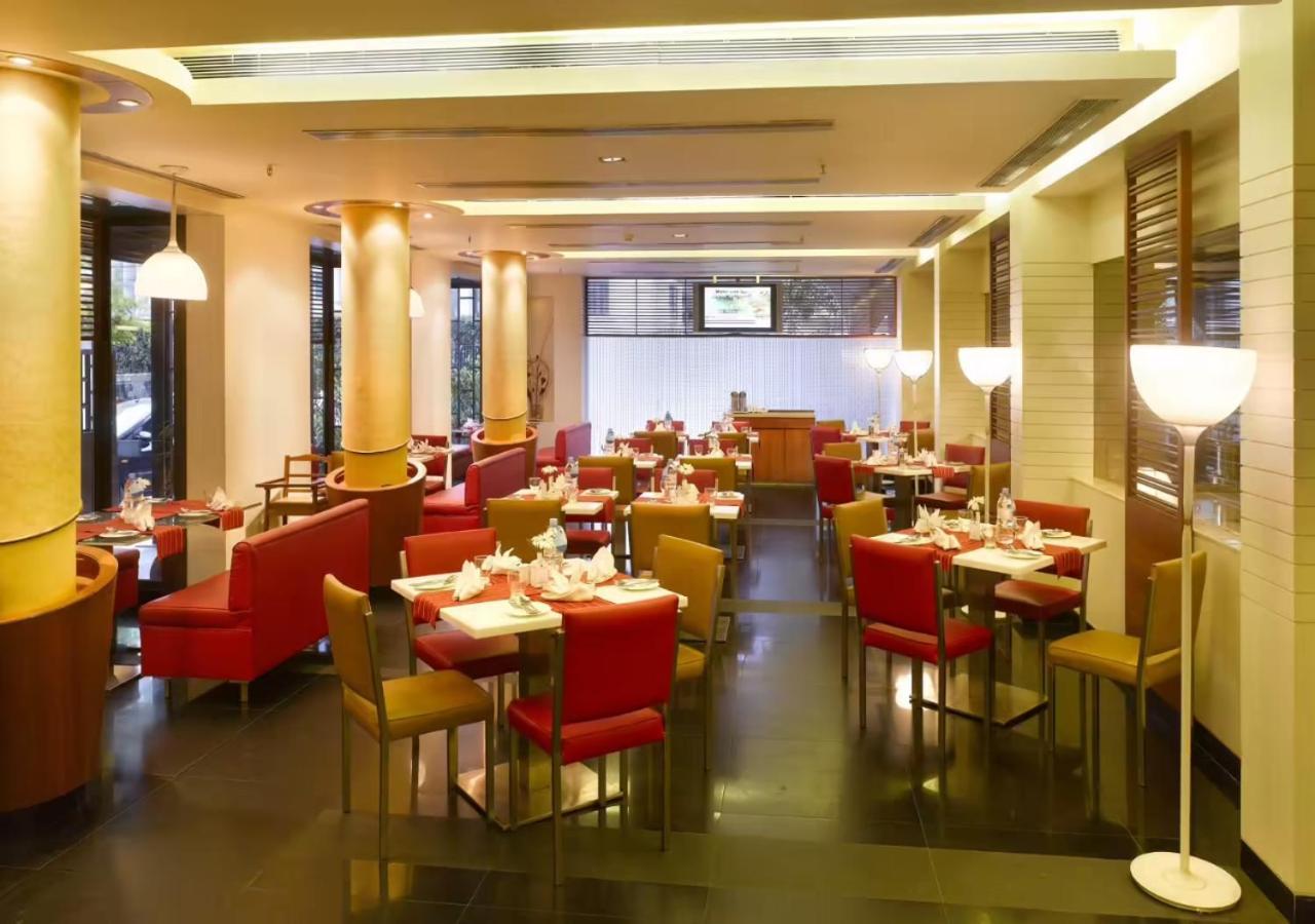 Empire Near Delhi Airport Hotel 4*