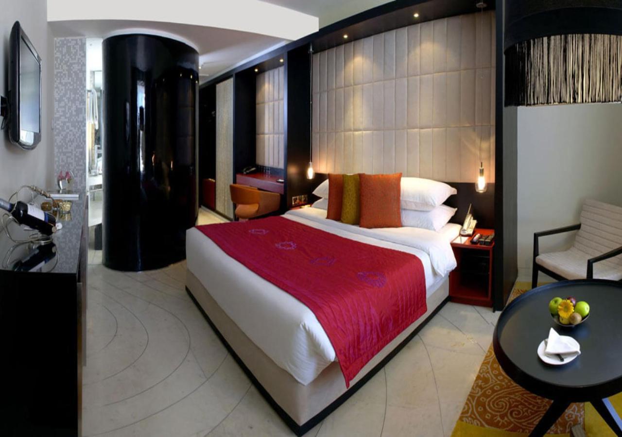 Hotel Empire Near Delhi Airport 4*