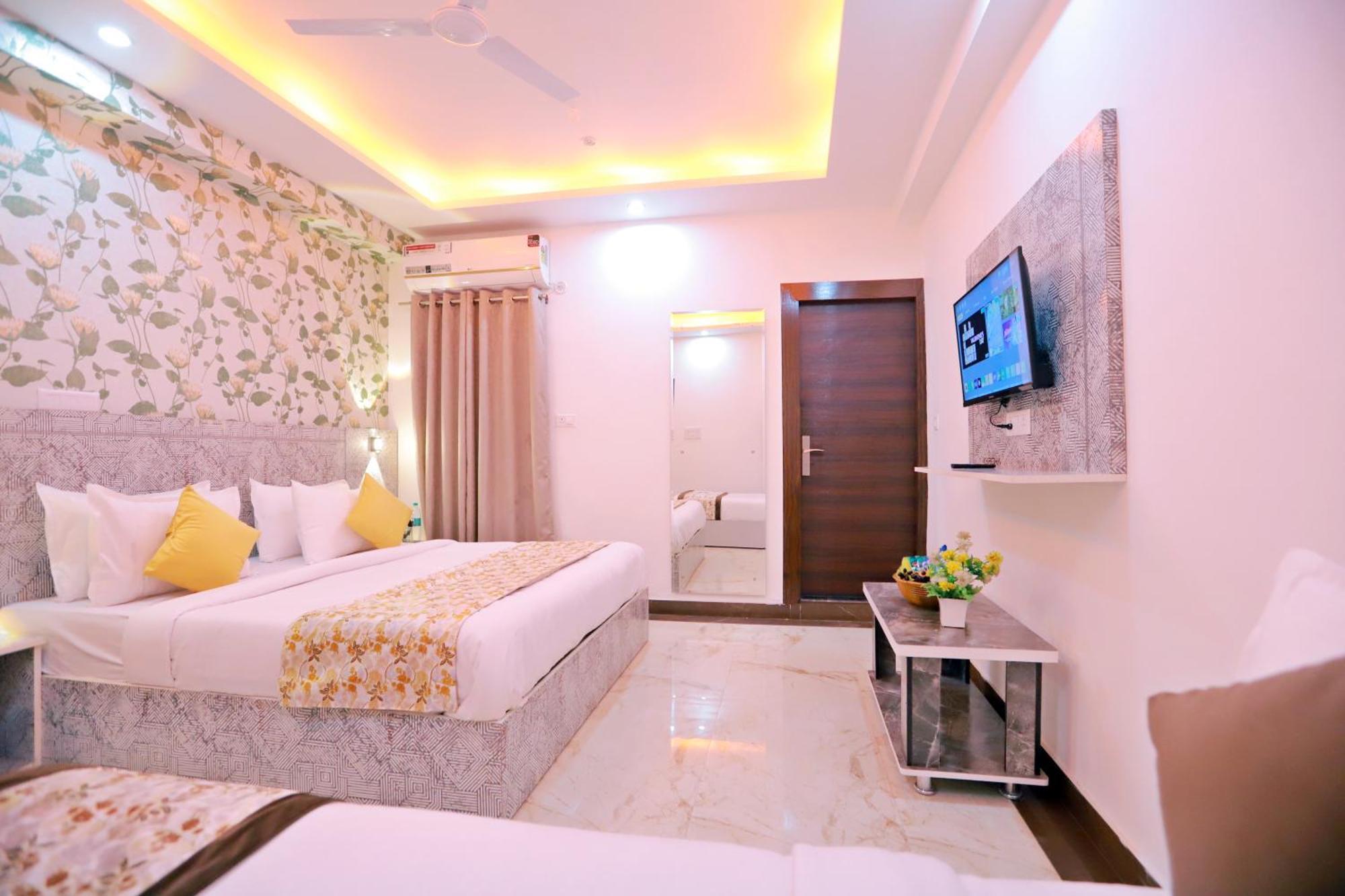 Apollyon Homestay New Delhi