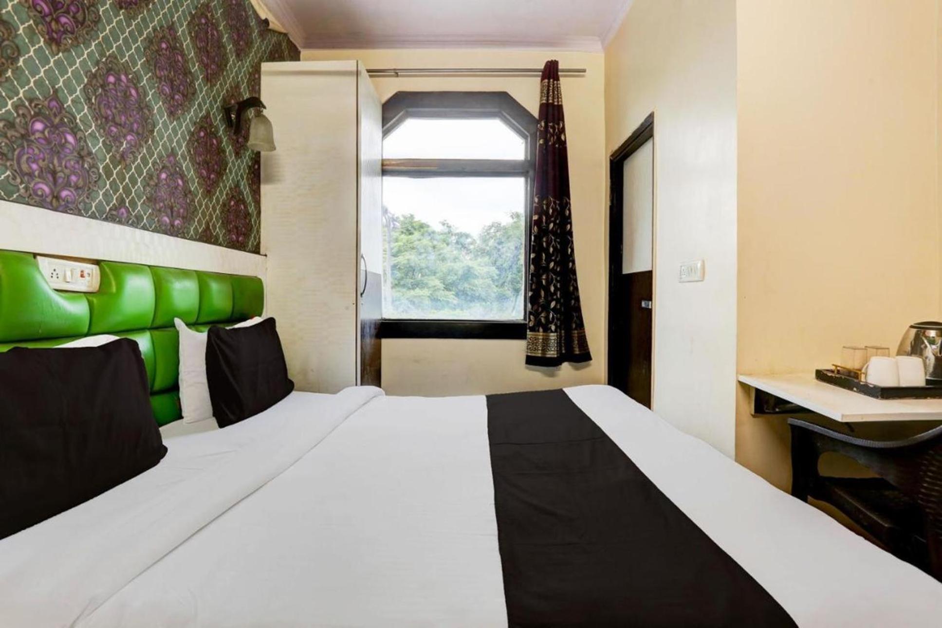Akash Continental Near Hari Nagar Couple Friendly New Delhi