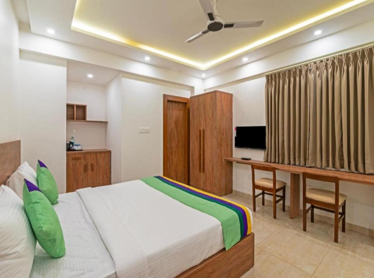 Olive Near Delhi Airport 4*