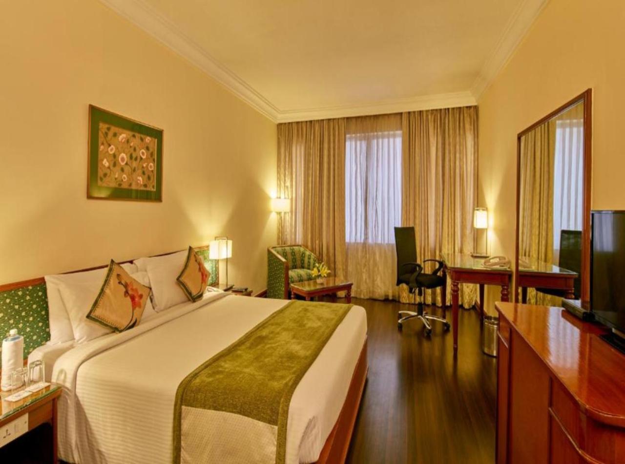 Olive Near Delhi Airport Hotel 4*