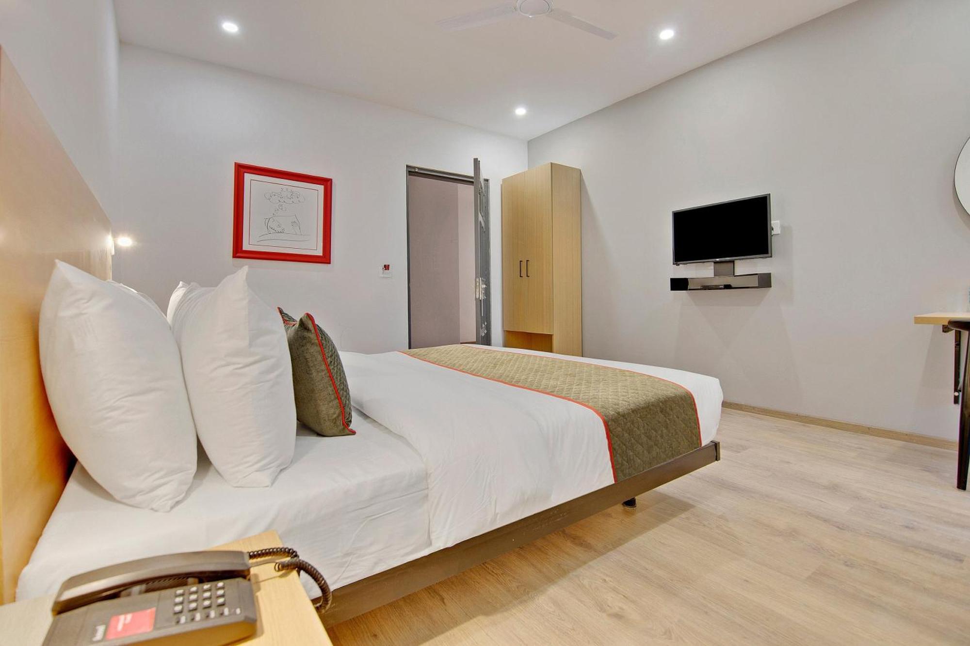 King Plaza Near Delhi Airport 4*