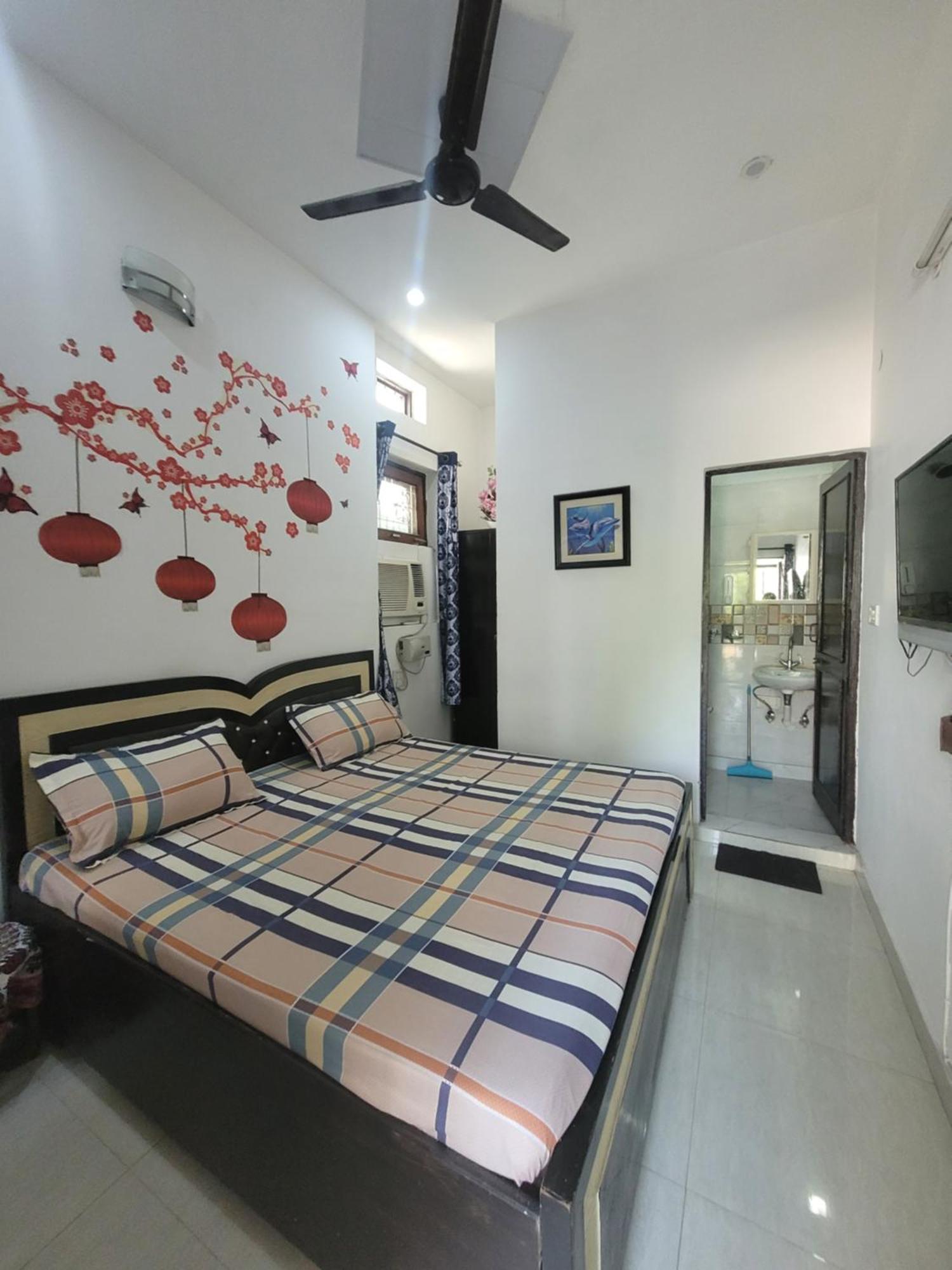 Sleek Retreat With Kitchen L Near Airport *