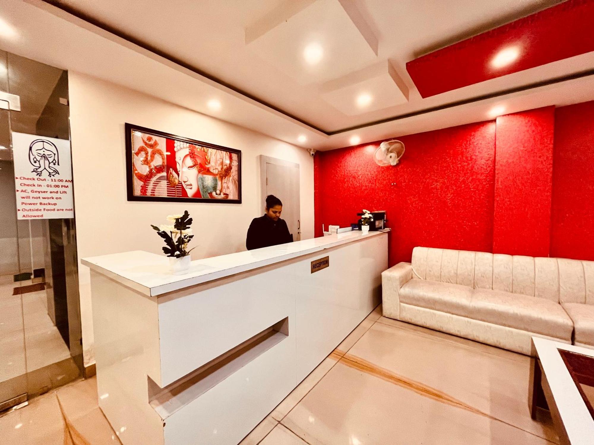 Hotel Sampat Royal Cafe 4*