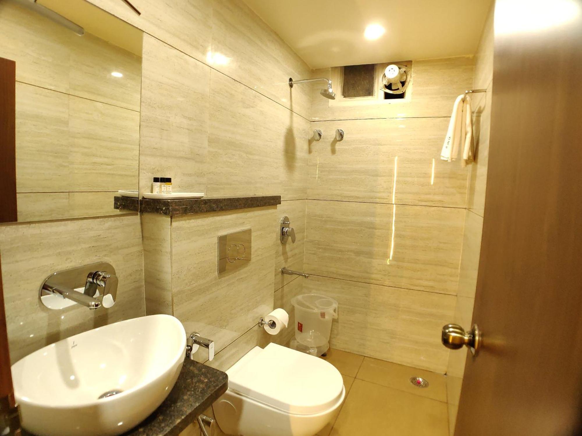 Ramida Plaza At Delhi Airport Hotel 3*