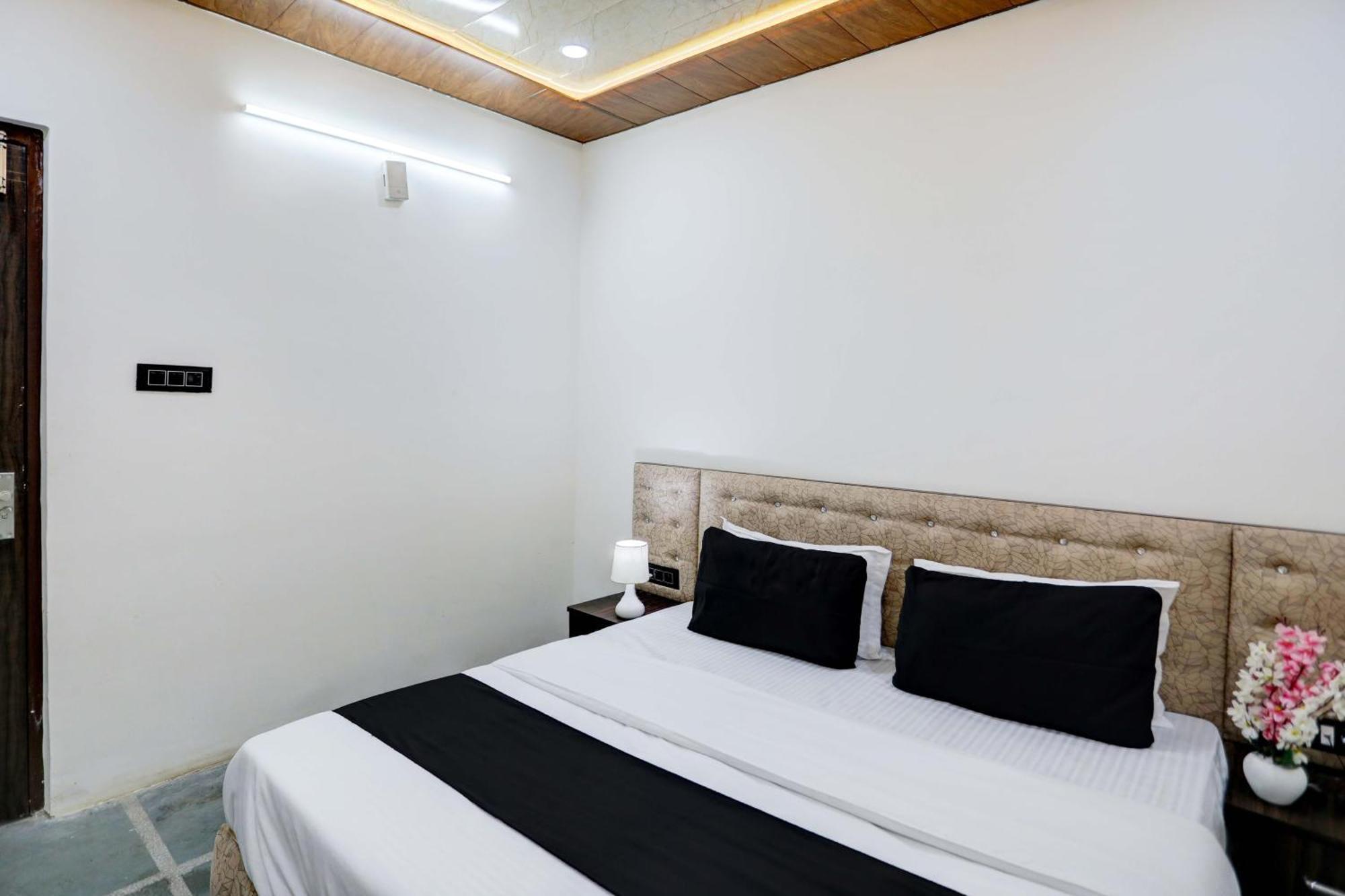 Collection O Park Paradise Hotel Delhi (National Capital Territory of India)