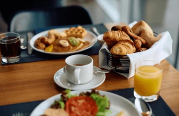 Hotel Bella In Prime Near Delhi International Airport 3*