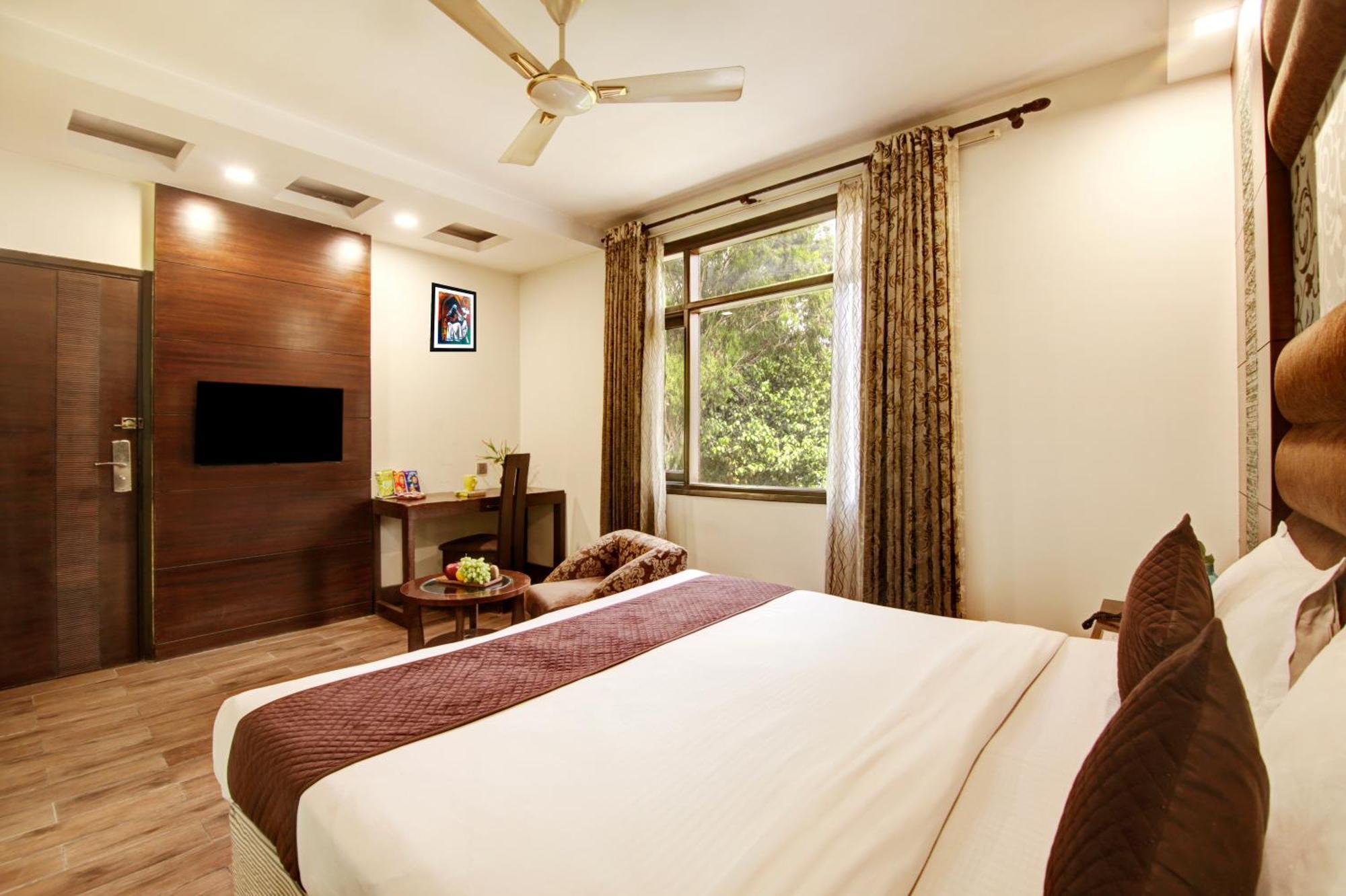 Hotel At Good Time - Close To Karol Bagh Metro Station And Centre