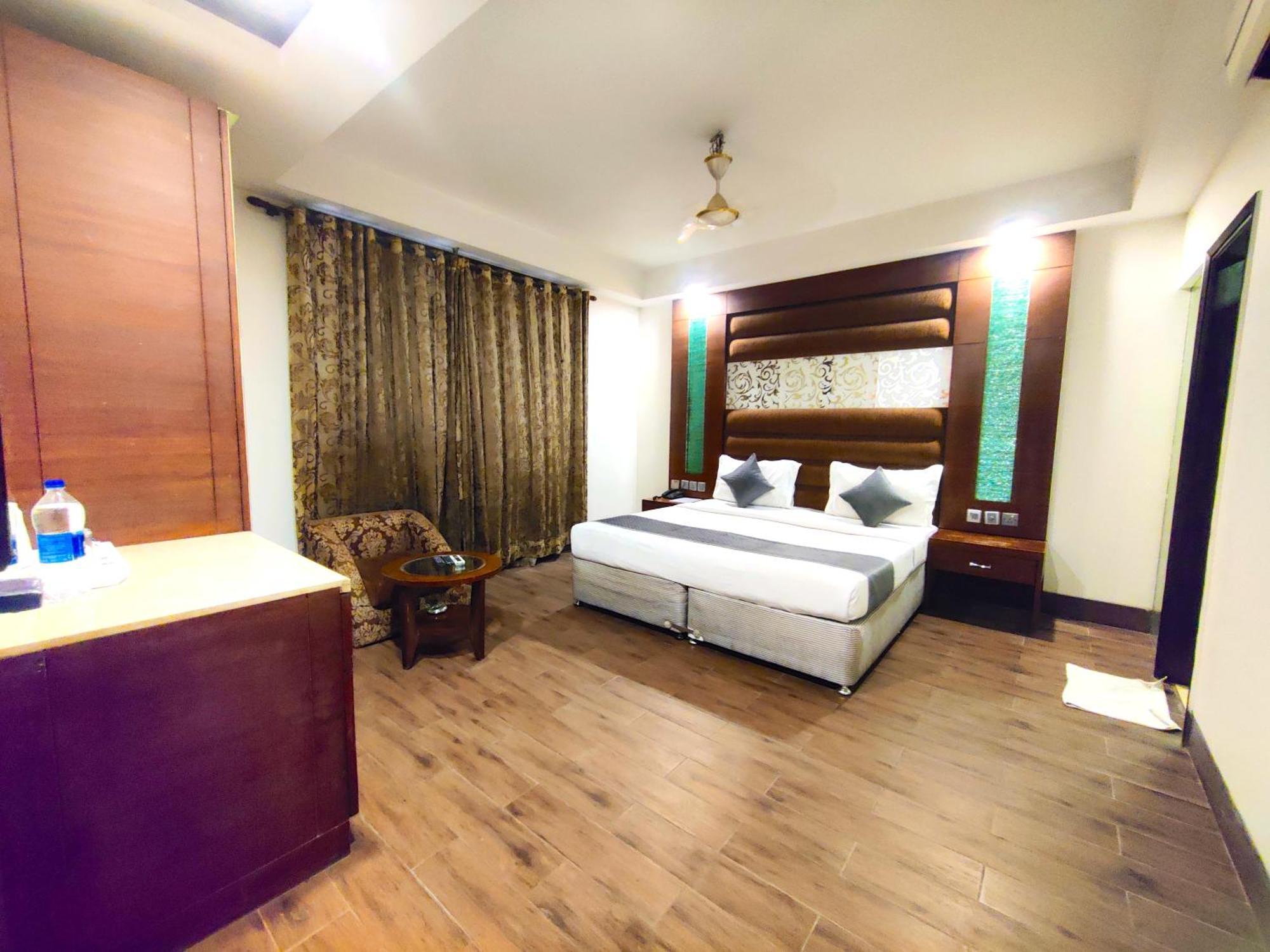 At Good Time - Close To Karol Bagh Metro Station And Centre Hotel Delhi (National Capital Territory of India)