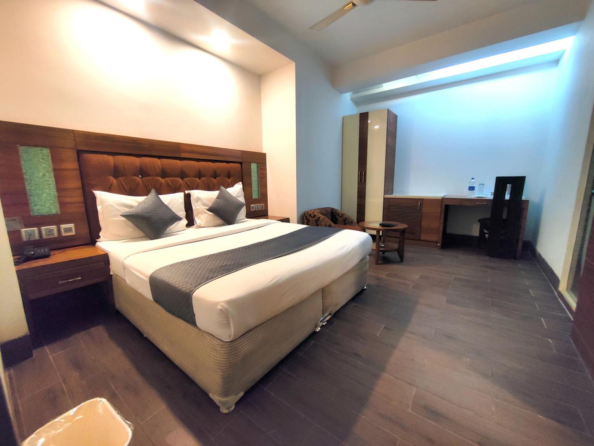 Hotel At Good Time - Close To Karol Bagh Metro Station And Centre 3*