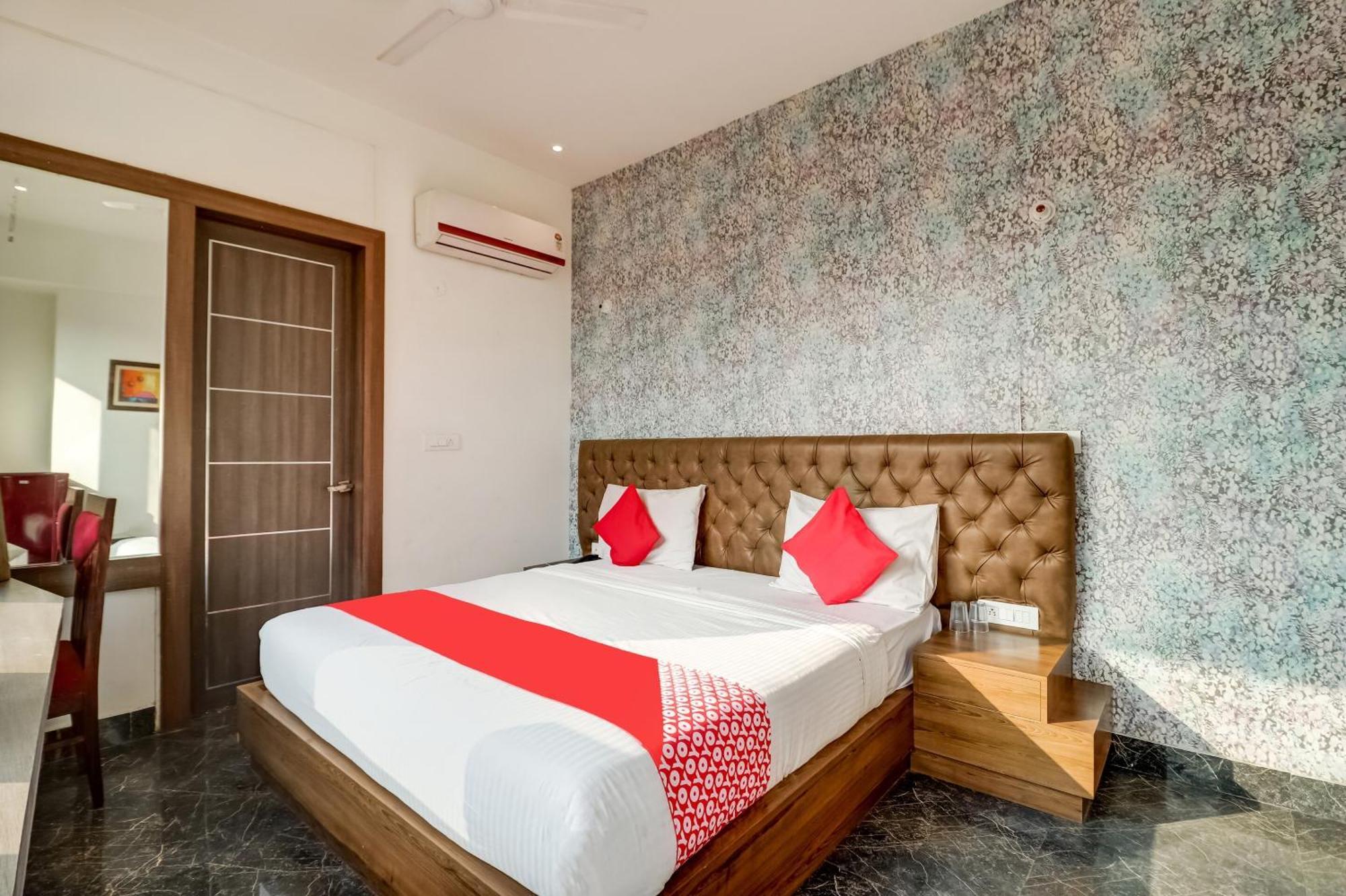 O The Glory 3* New Delhi