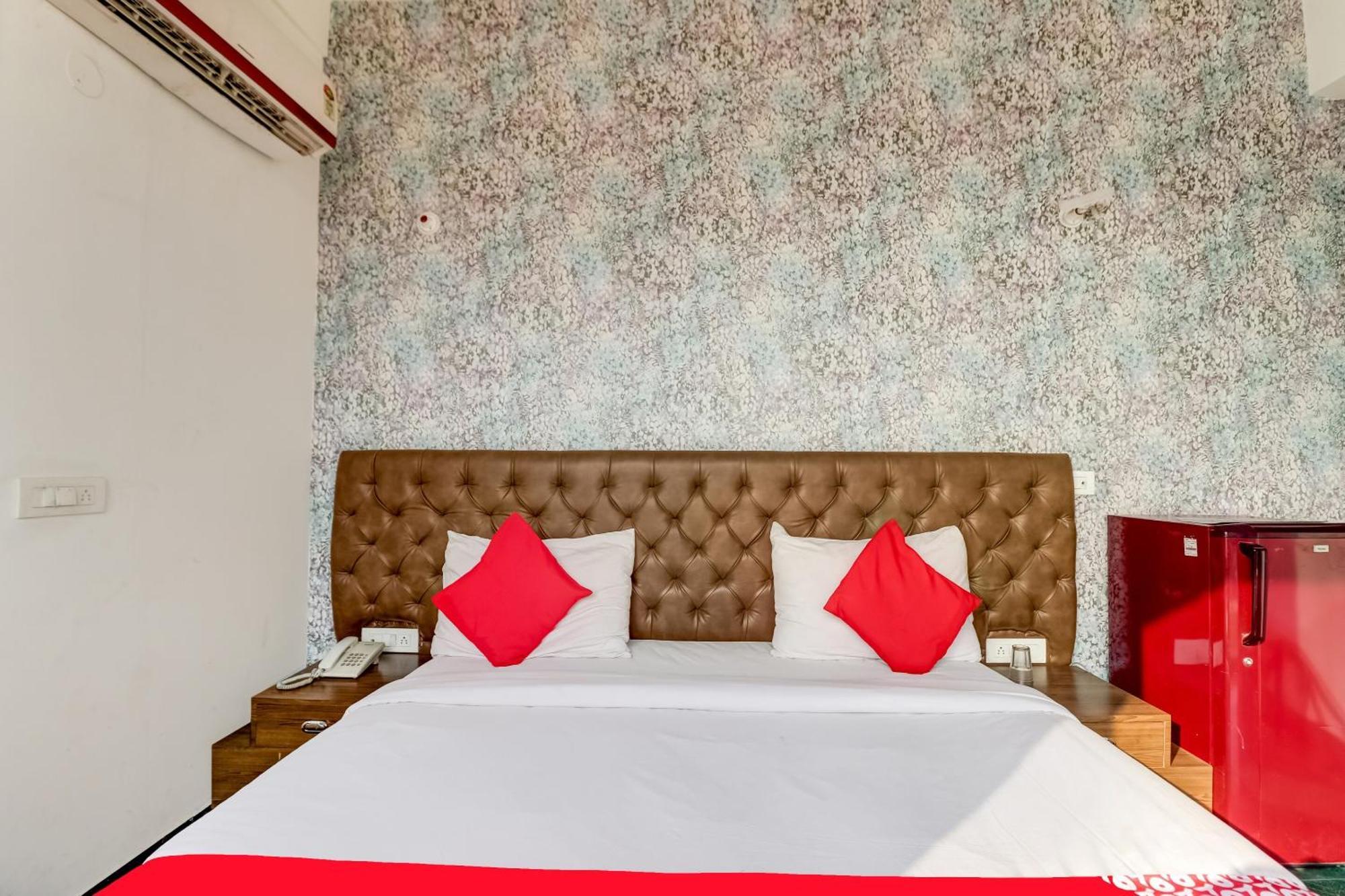 O The Glory Hotel