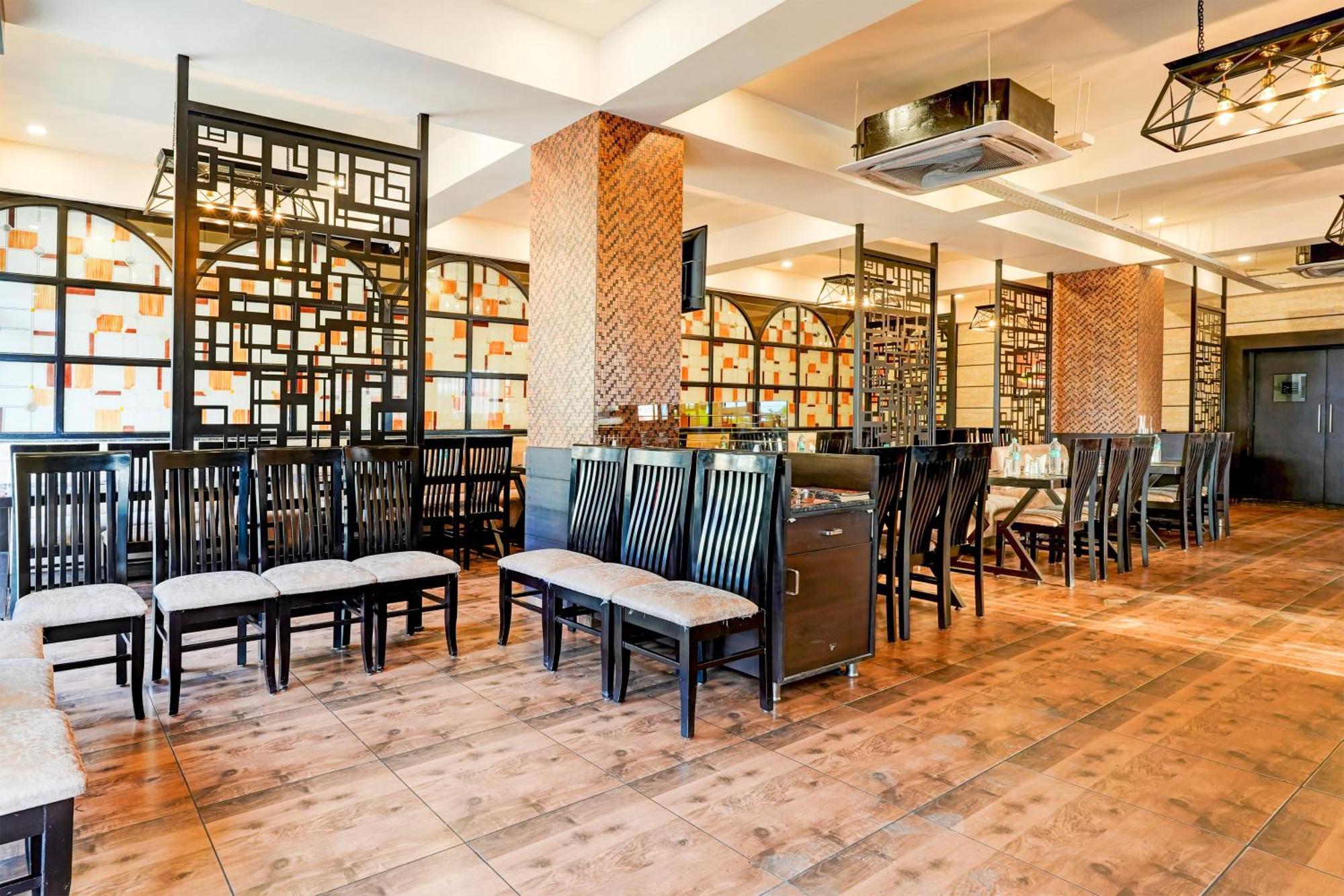 Pacefic Near Delhi Airport 4*
