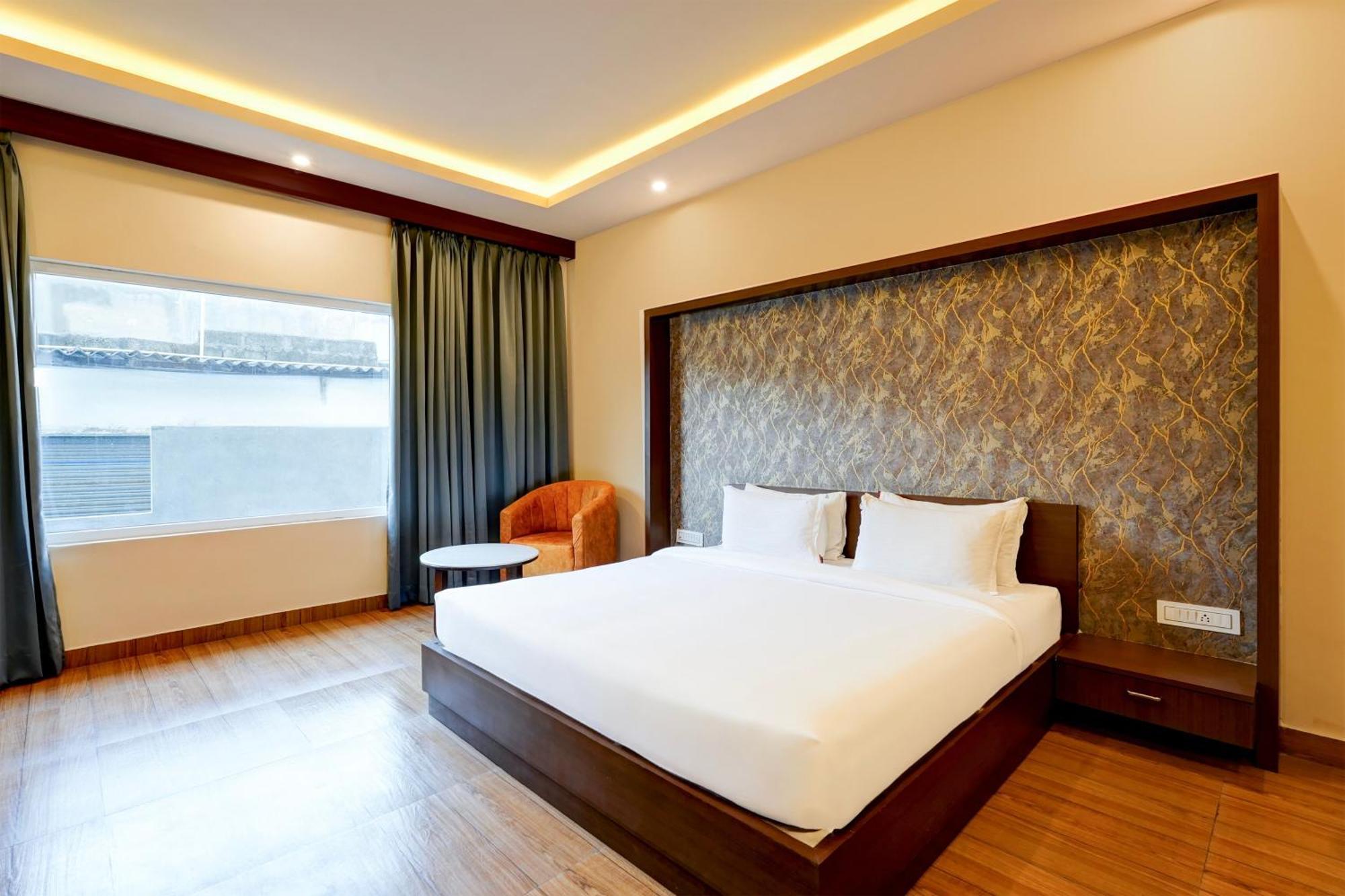 Pacefic Near Delhi Airport 4*