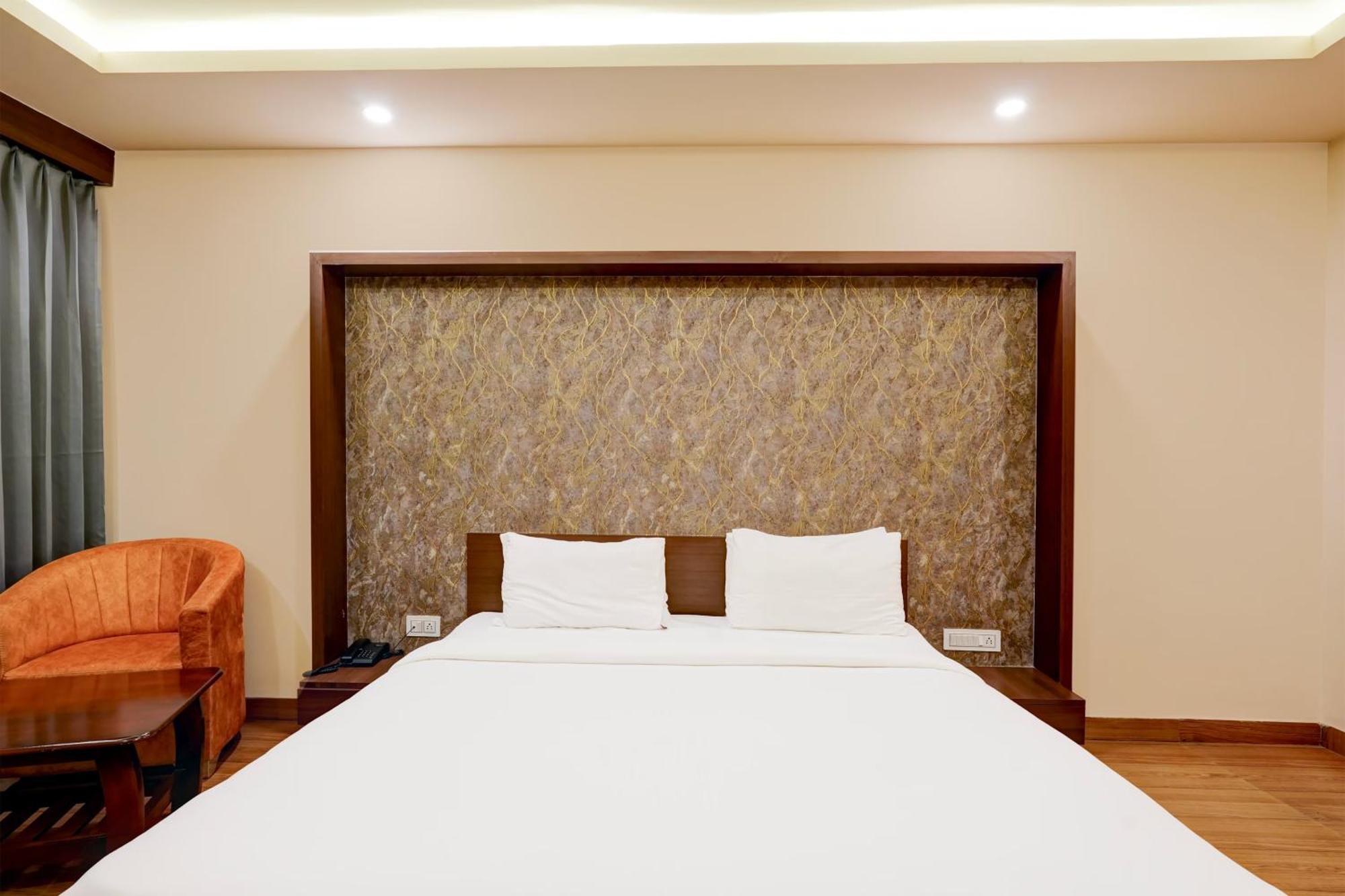 Pacefic Near Delhi Airport Hotel 4*