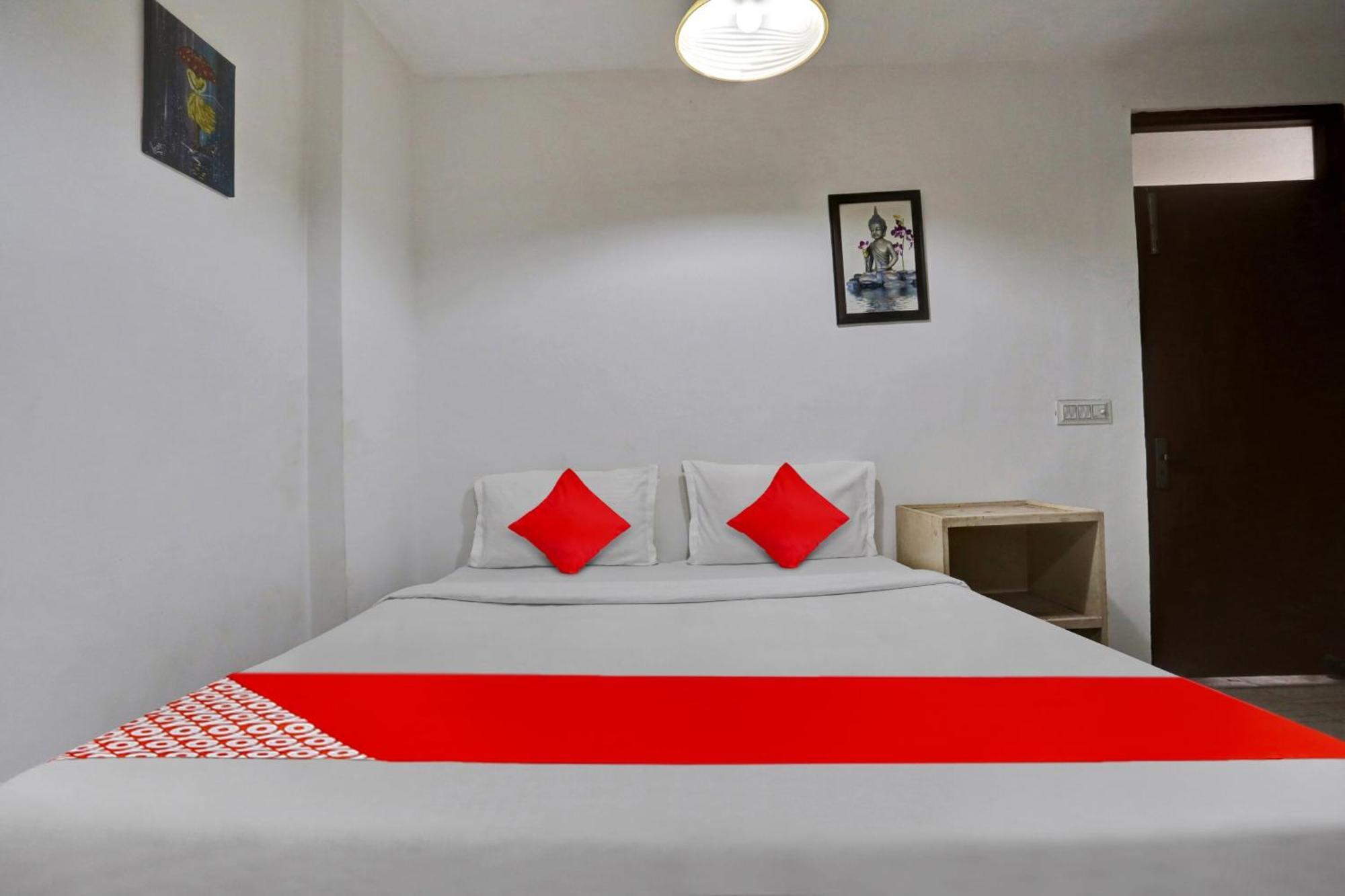 Oyo Flagship 81002 Tsa New Delhi