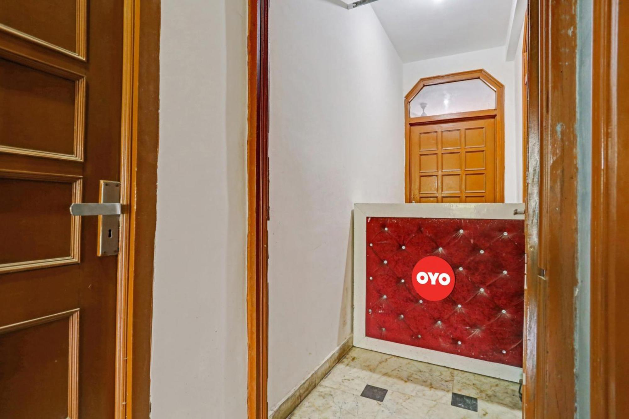 Oyo Flagship 81002 Tsa Hotel New Delhi