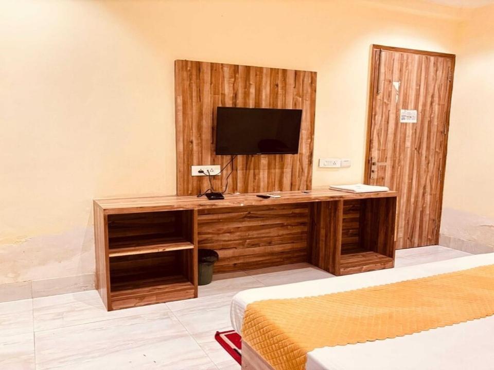 O Brent Wood 3* New Delhi
