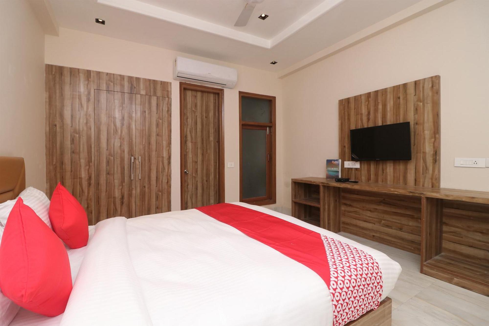 O Brent Wood Hotel New Delhi