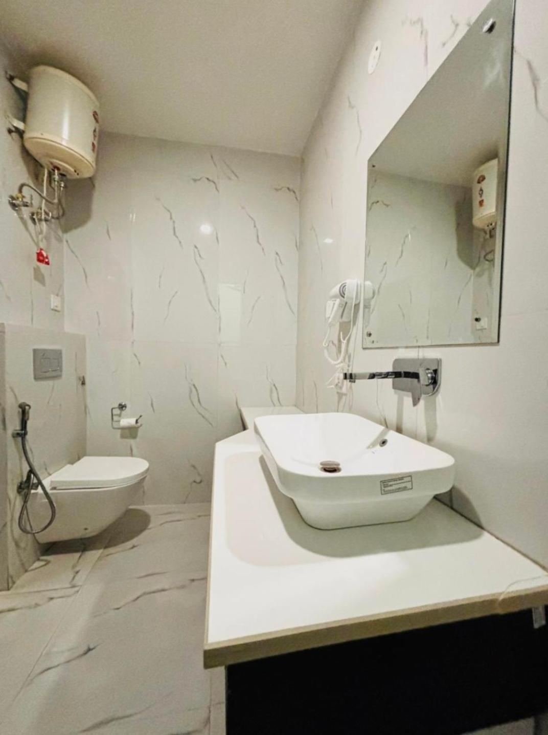 Glace Near Igi Airport 3* New Delhi