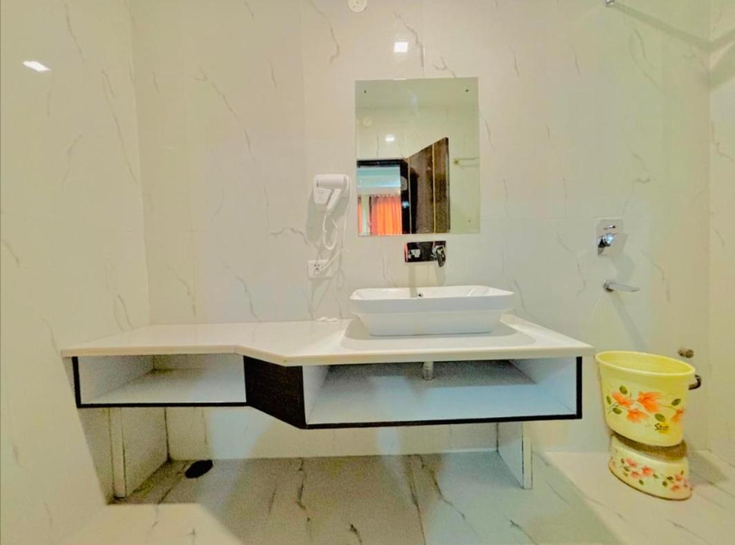 Hotel Glace Near Igi Airport New Delhi