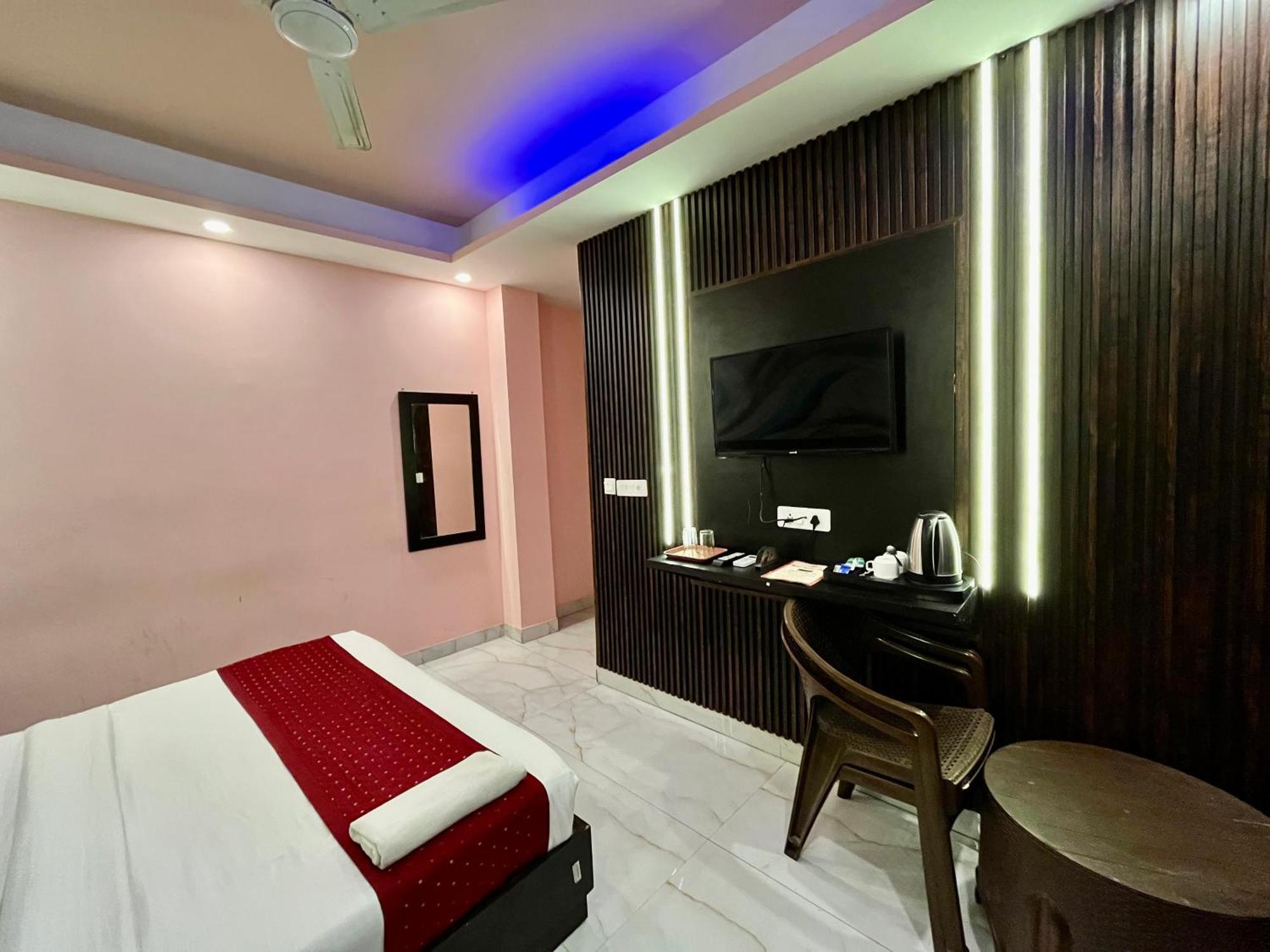 Hotel Jupiter Plaza Delhi Airport 3*