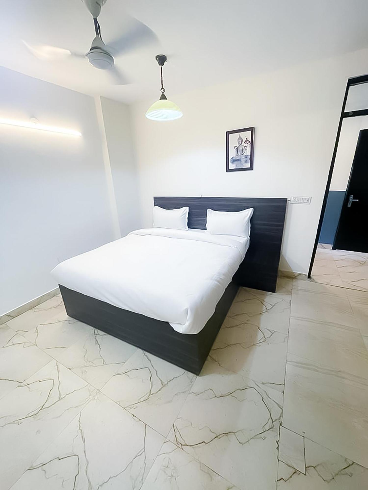 Hauz Khas - Near 4* New Delhi