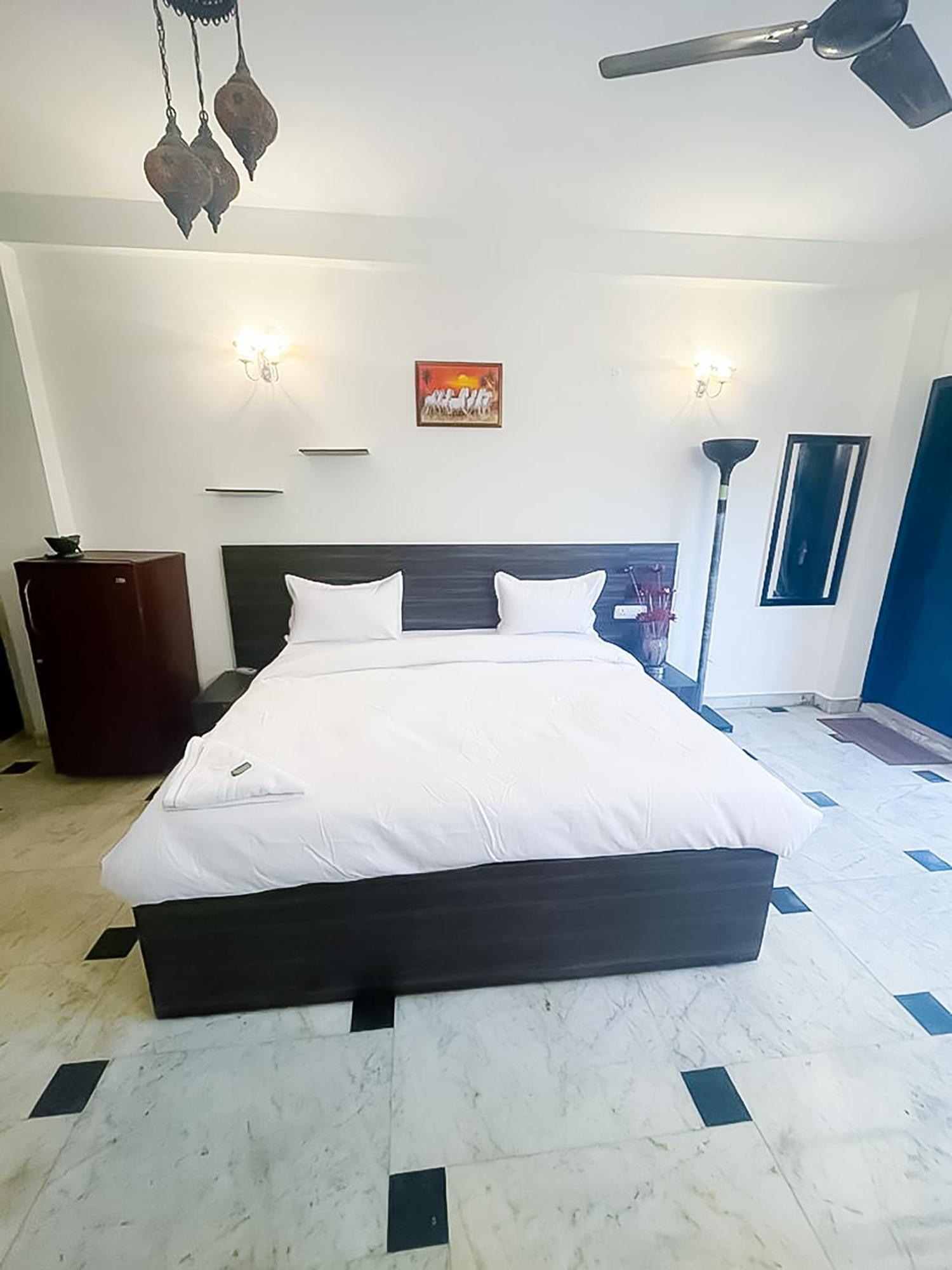 Hotel Hauz Khas - Near New Delhi