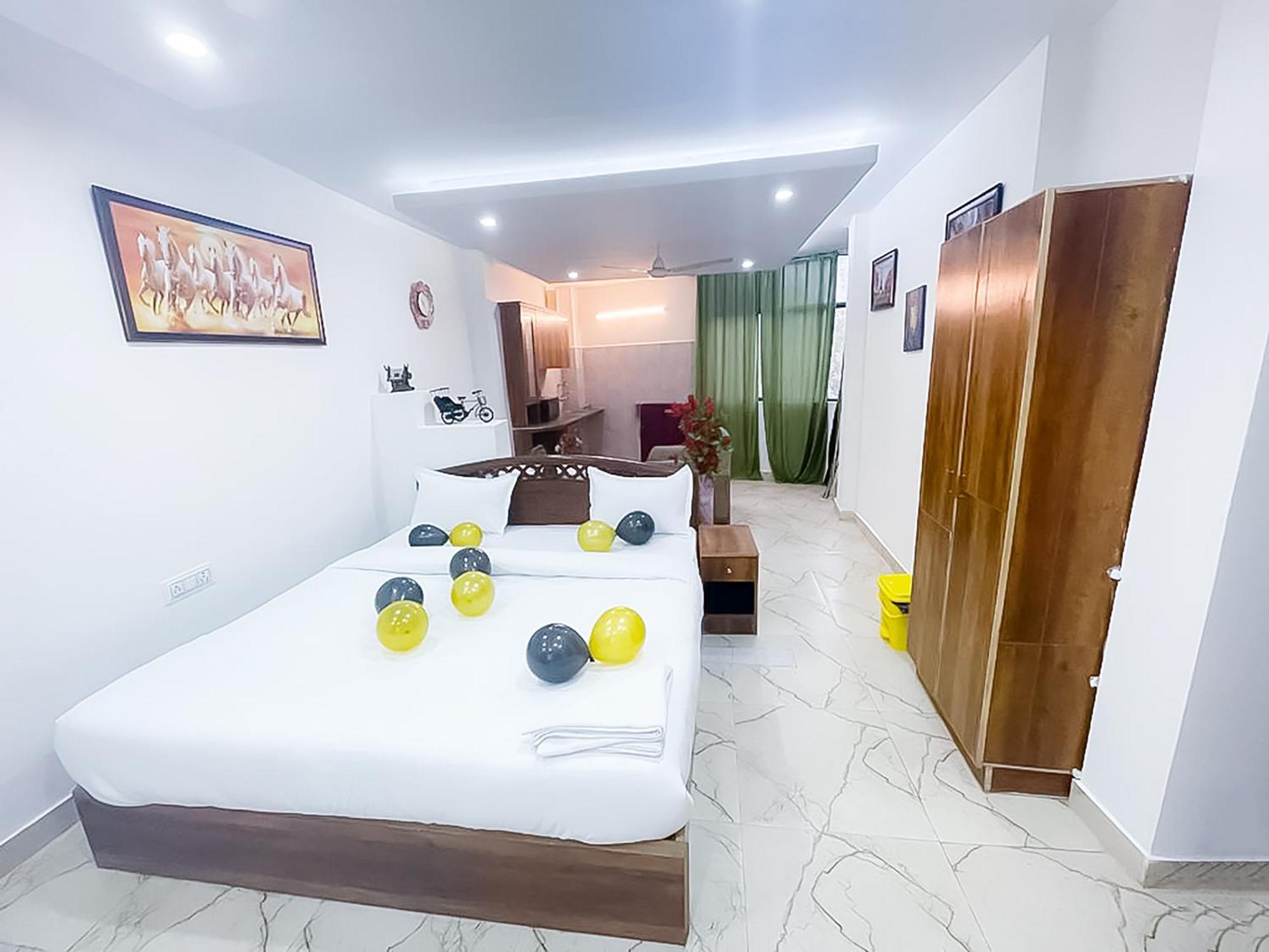 Hauz Khas - Near 4* New Delhi