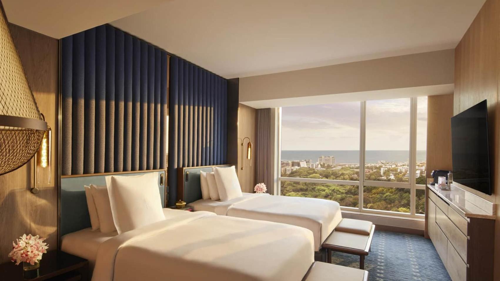 Atlantes Near Delhi Airport Hotel 4*