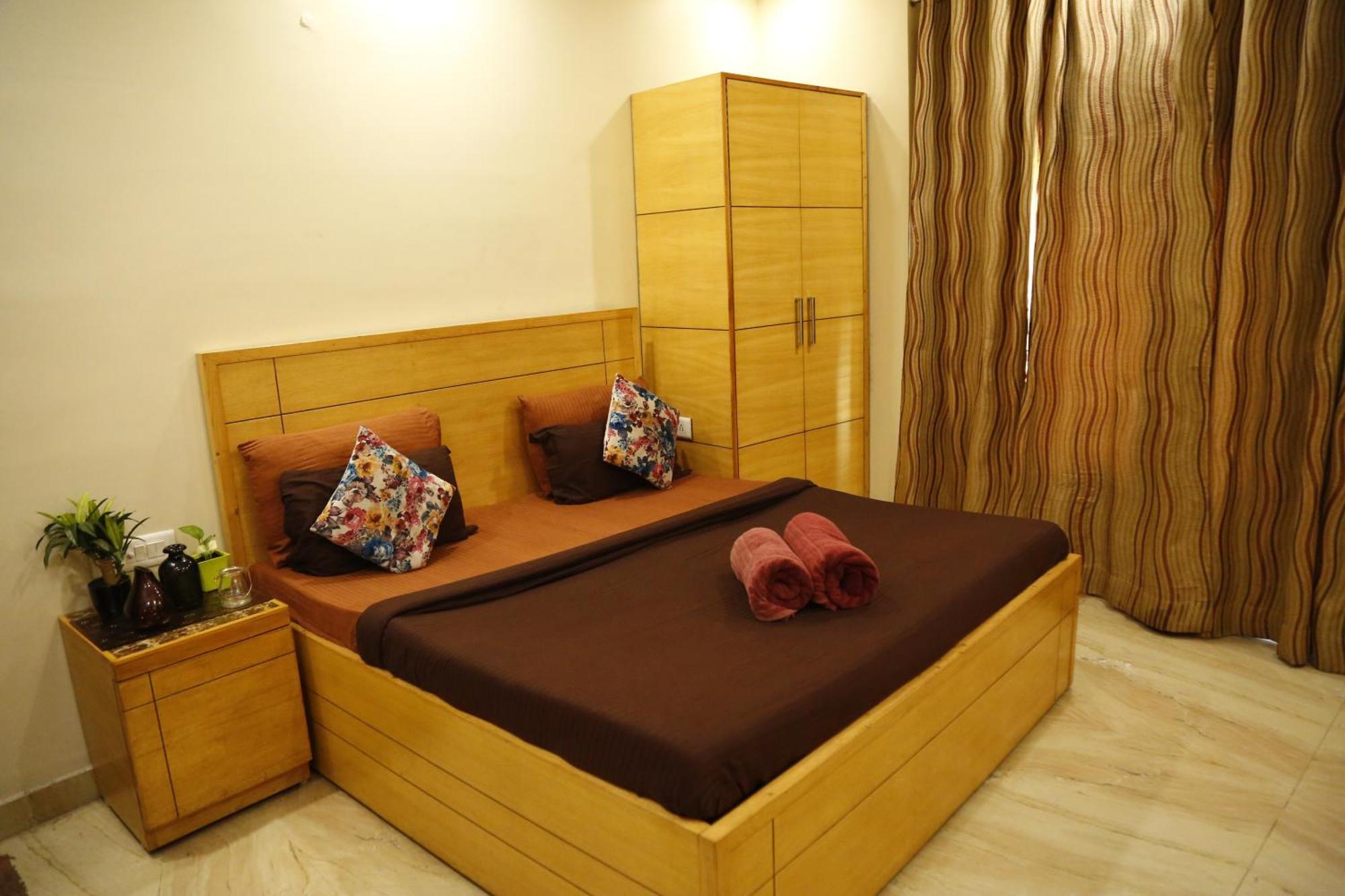 Apartment In Airb&b - Divine Service