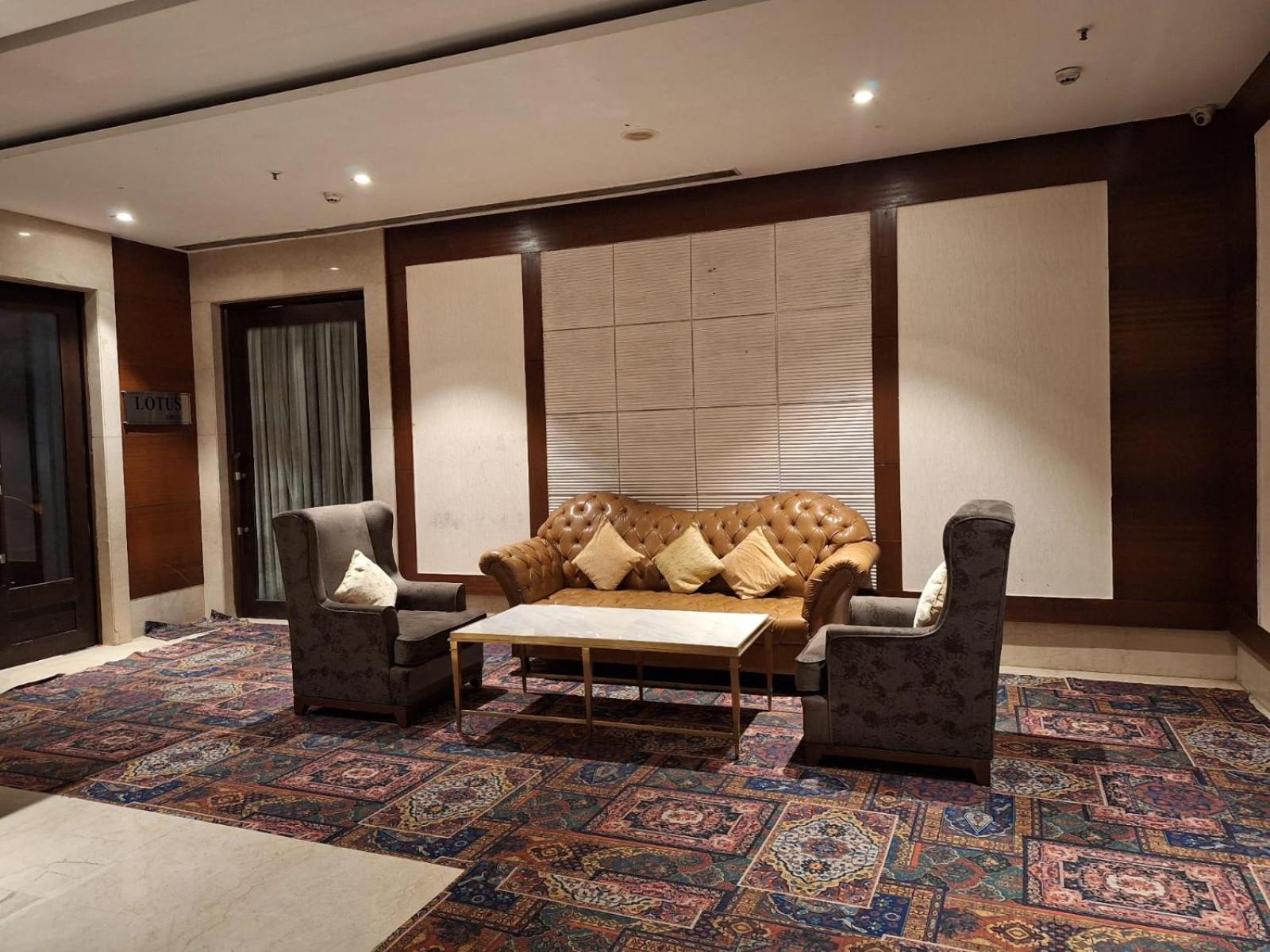 Uv By Iva Hotel 4*