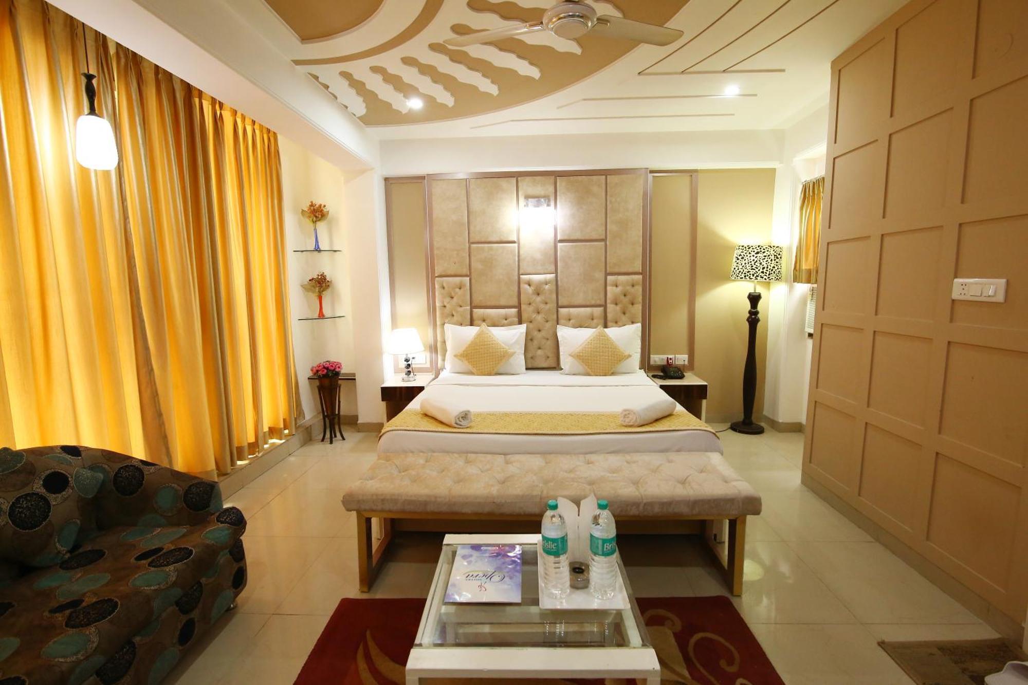 Hotel Oppera Delhi International Airport 4*