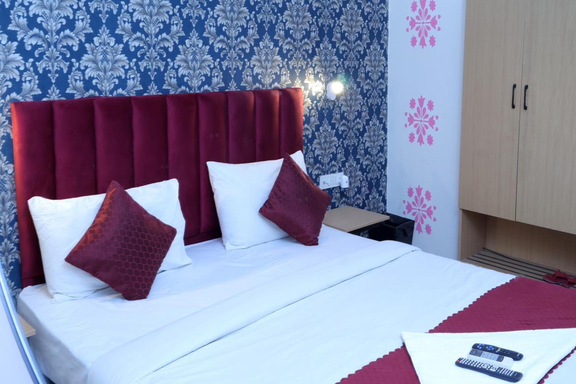 Nidra Hotel, Sector 10, Dwarka,delhi 3*
