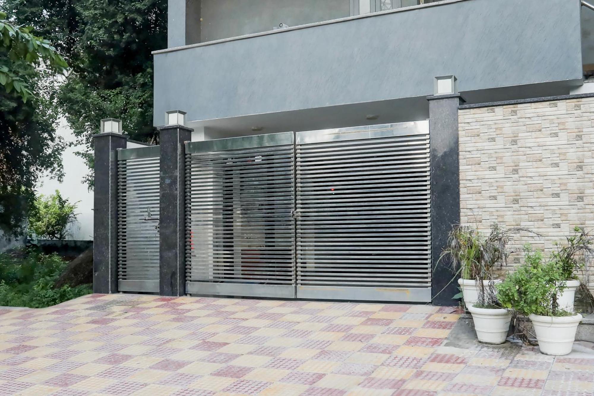 Super Townhouse Rohini Sector 24