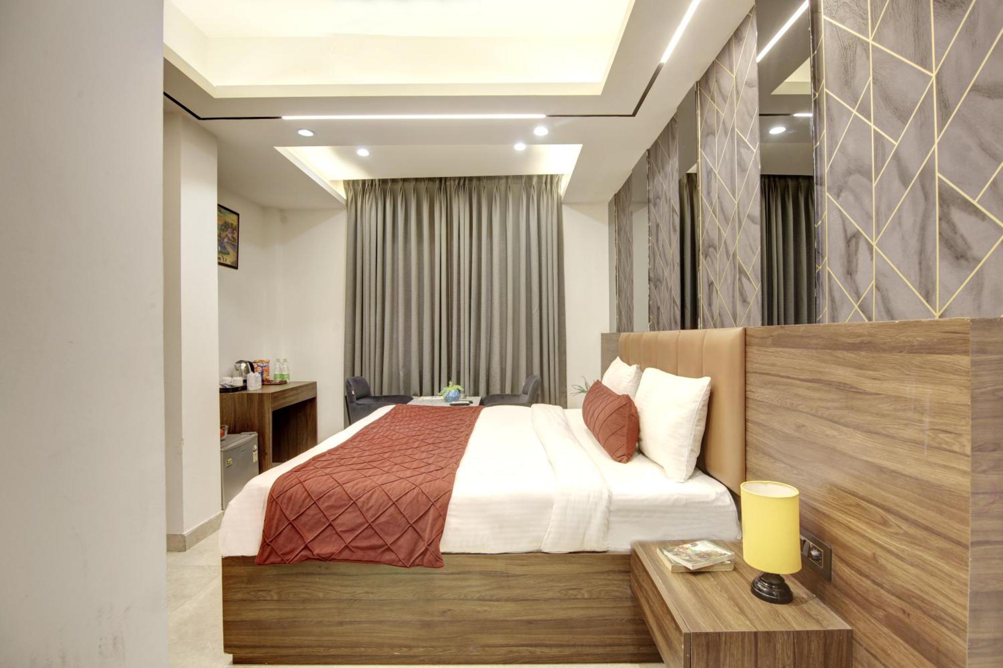 Armani-modern Hotel 2*