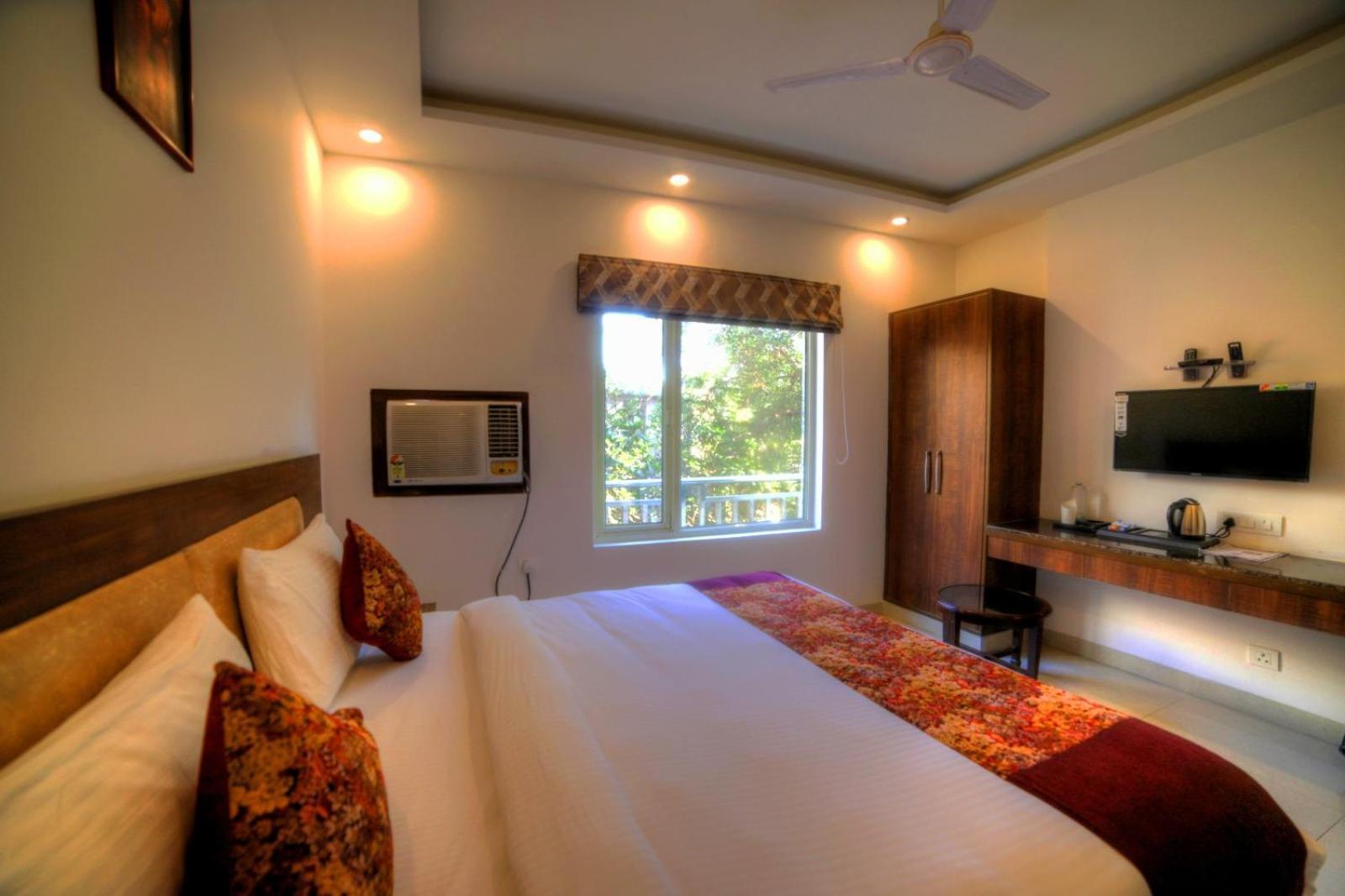 Peridot Near Igi Delhi Airport 3*