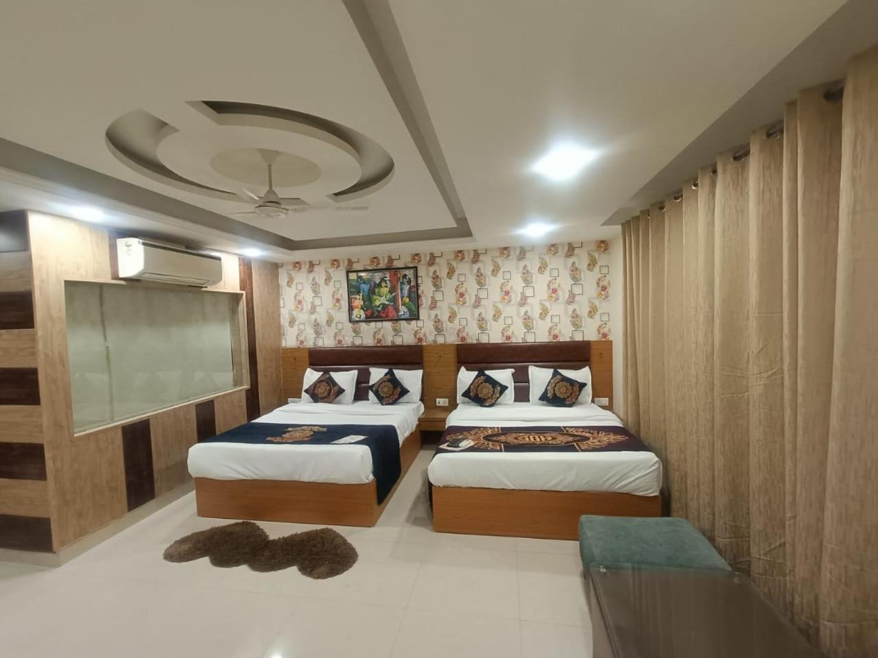 Hotel Grand By D'capitol Near Delhi Airport