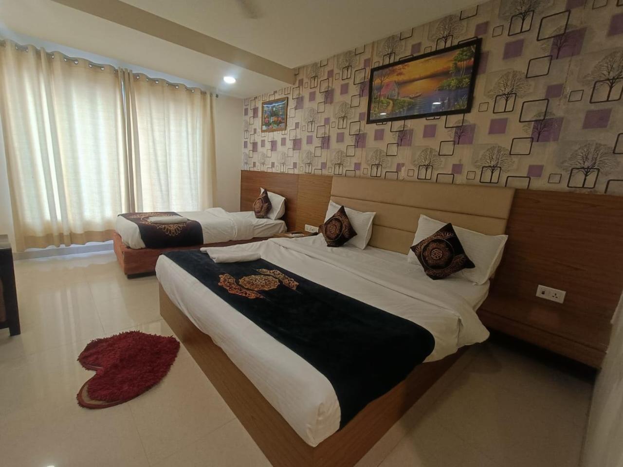 Grand By D'capitol Near Delhi Airport Hotel 4*
