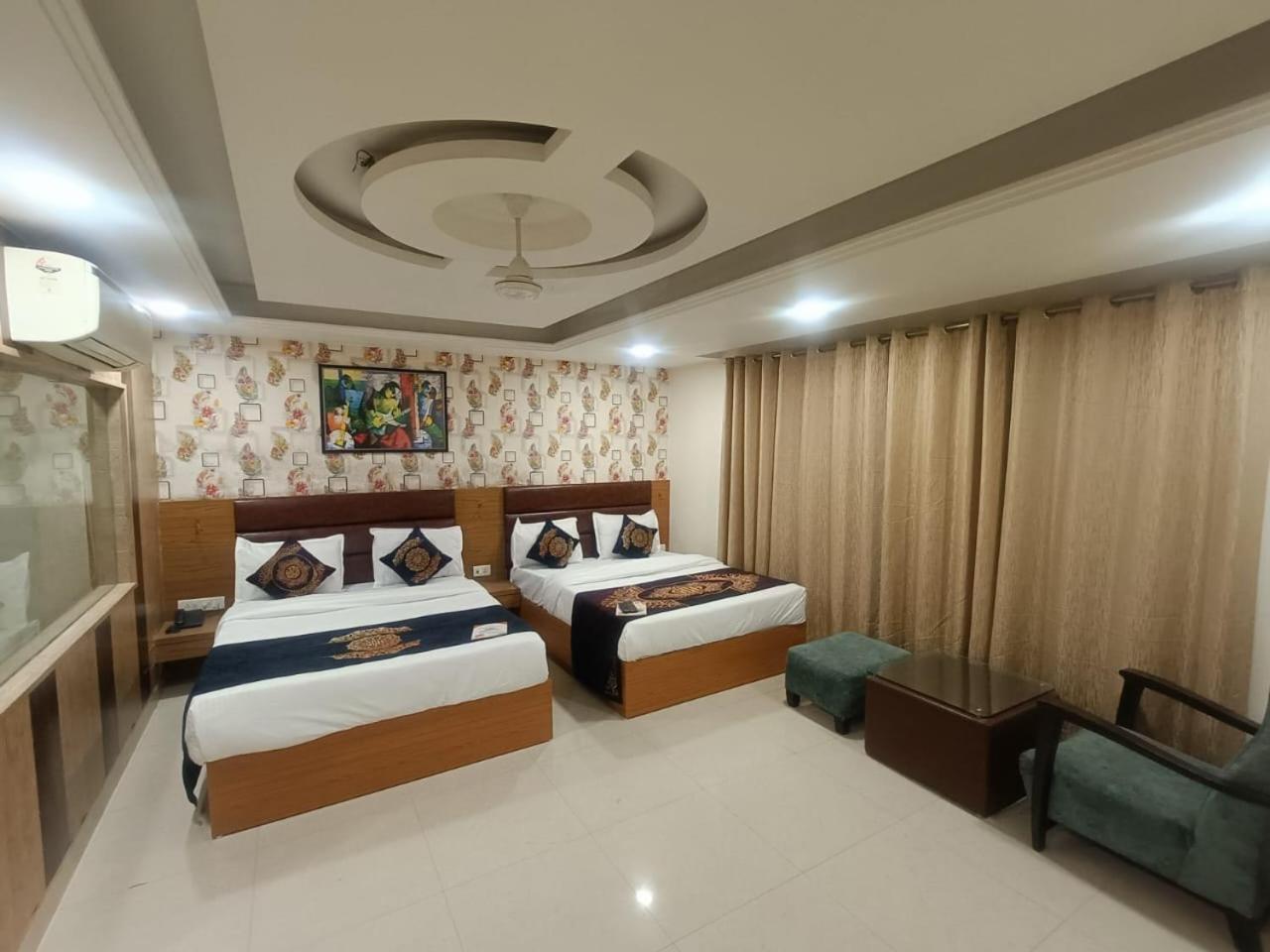 Hotel Grand By D'capitol Near Delhi Airport 4*
