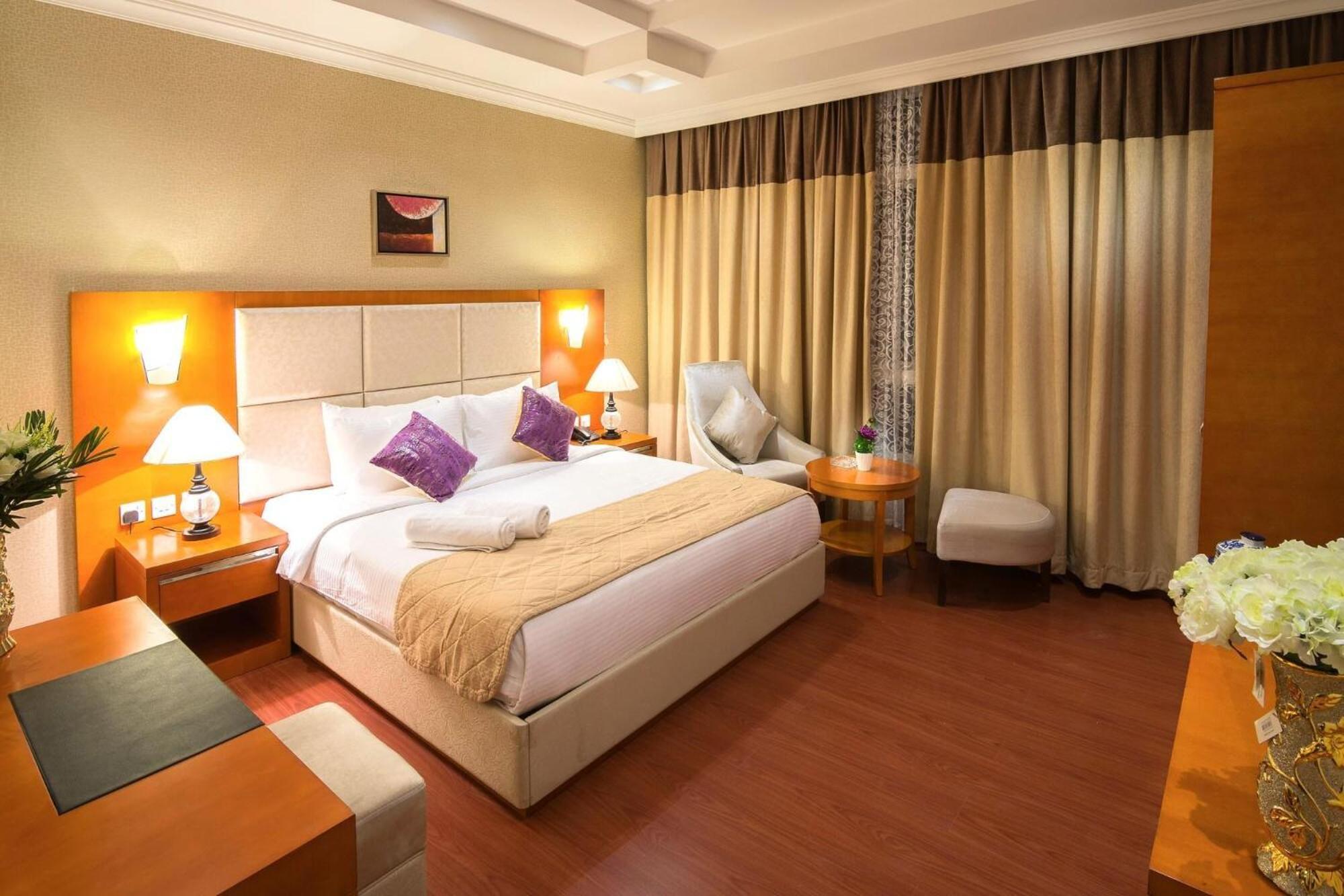 Hotel Ramida Plaza At Delhi Airport 3*